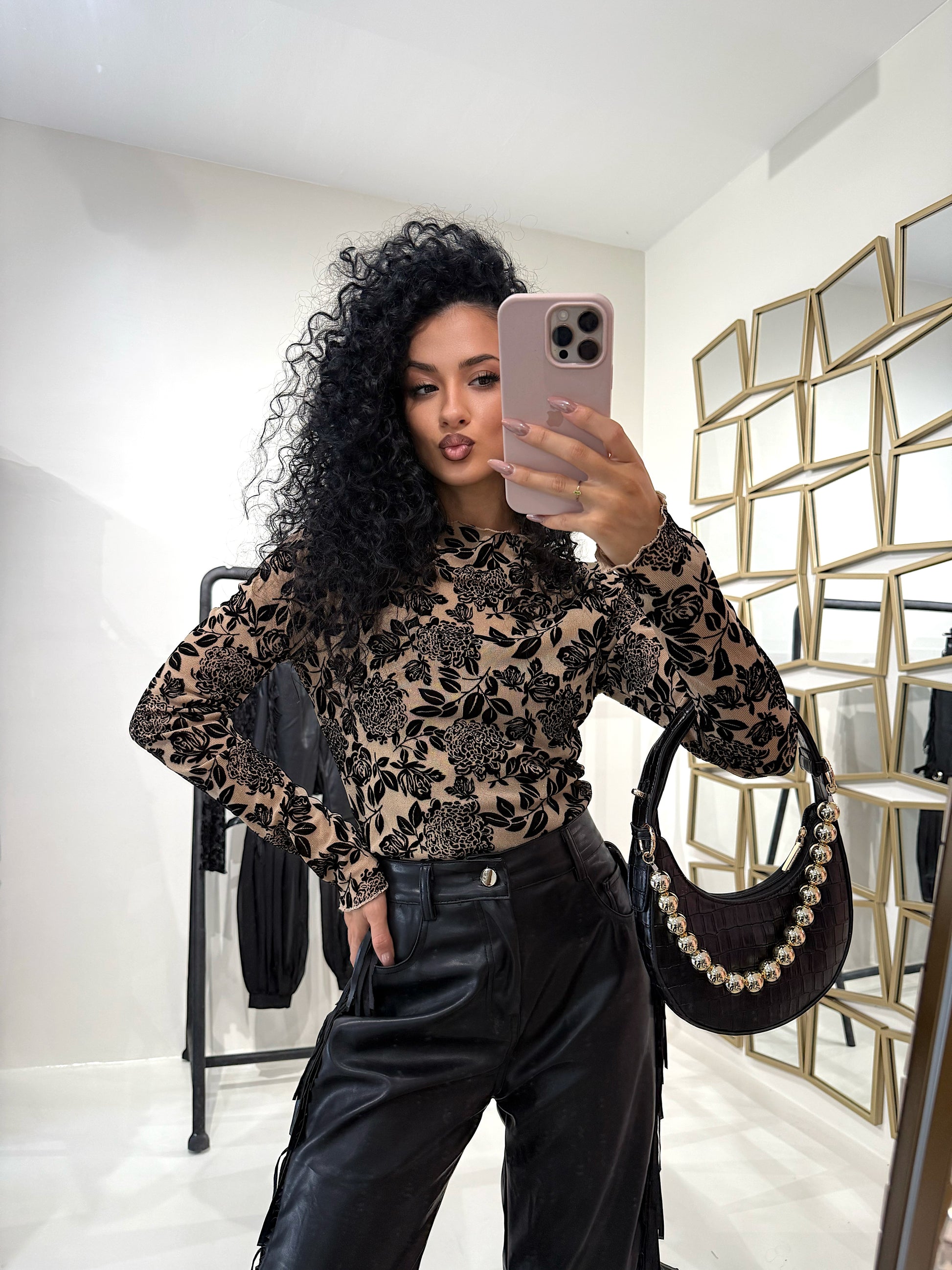 Maglia con ricamo fiori - R.a. Boutique