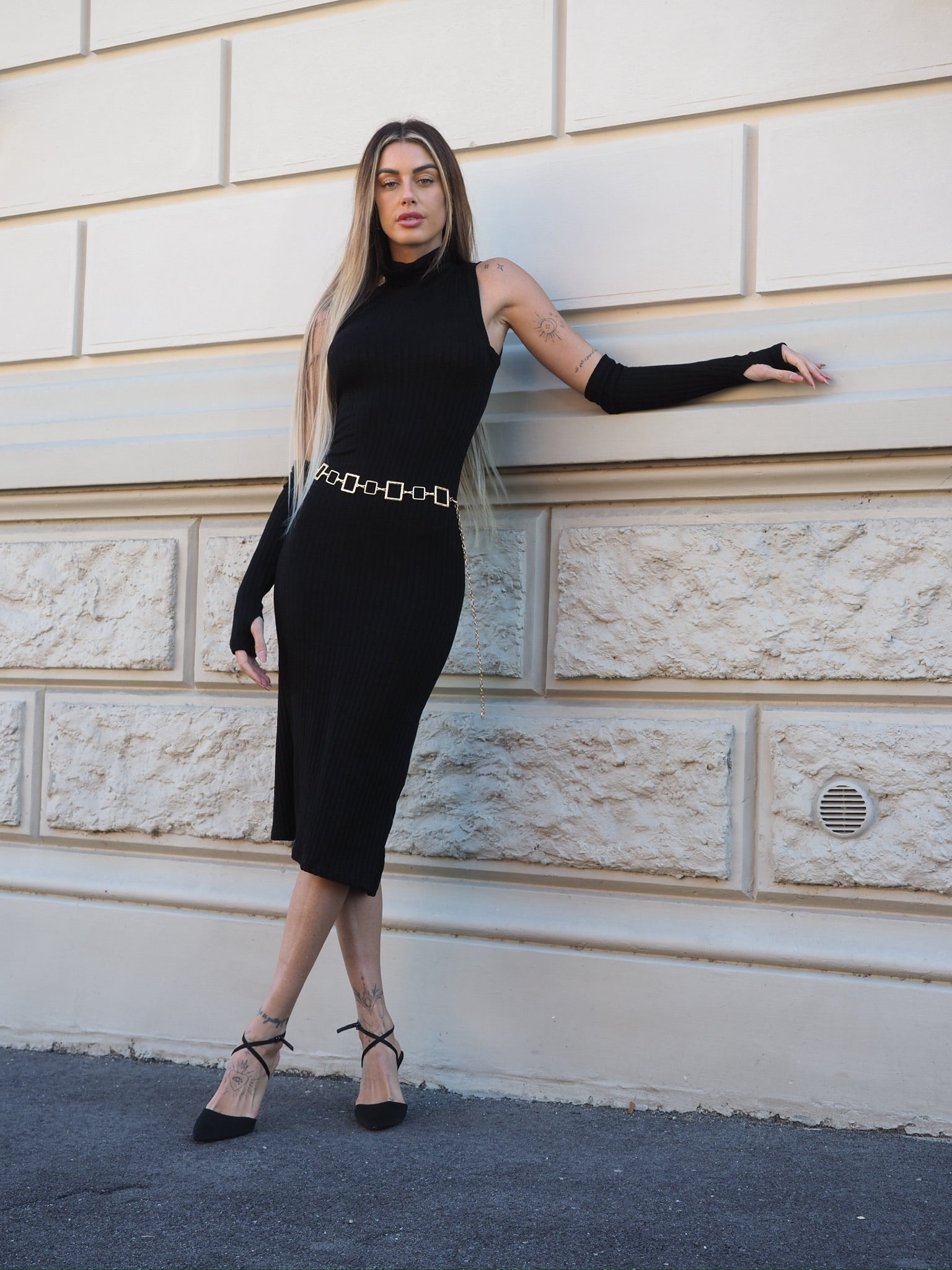 Abito lungo nero con manicotti - R.a. Boutique 