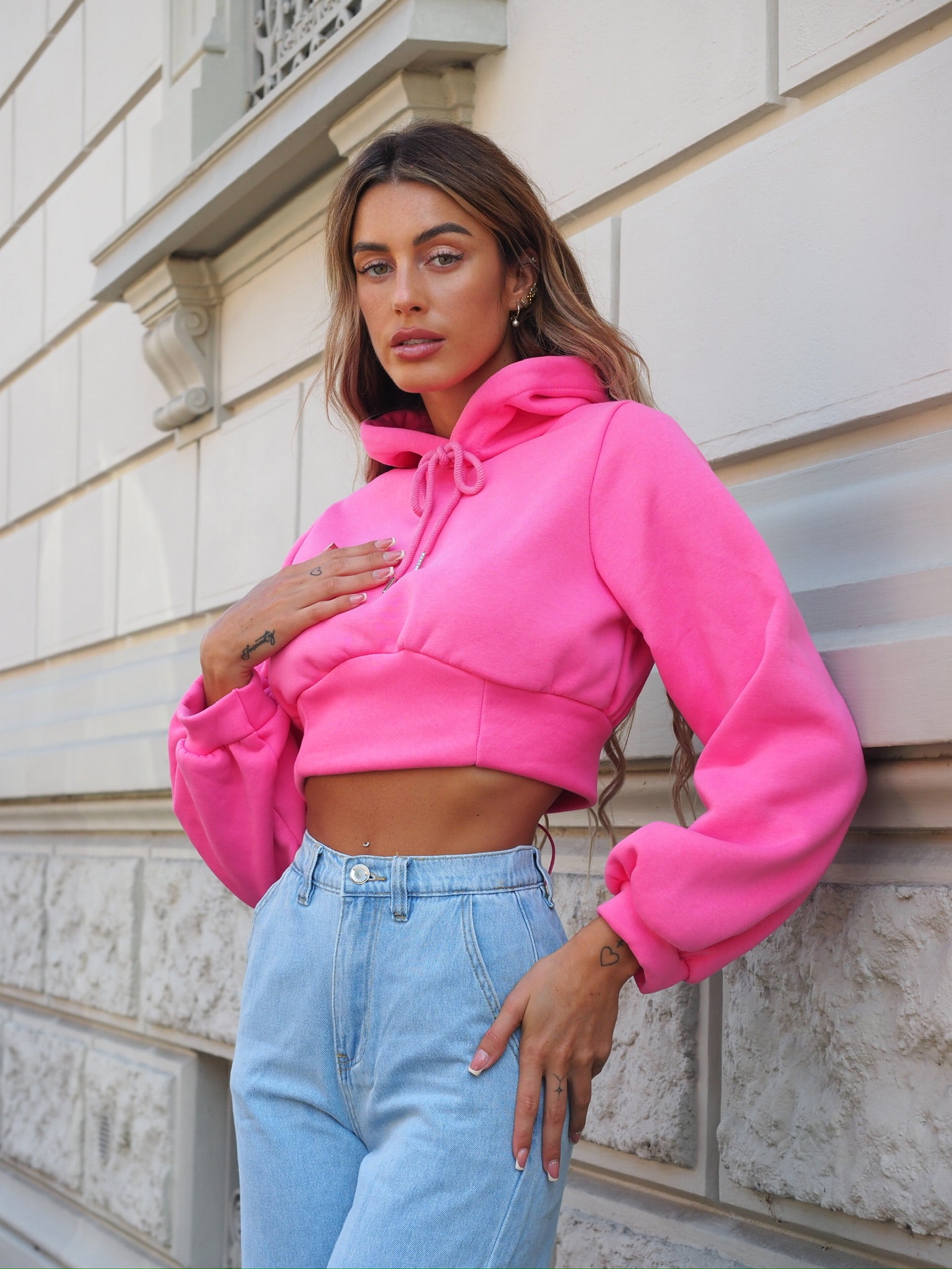 Felpa crop rosa barbie con lacci - R.a. Boutique 