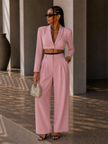 Tailleur giacca e pantalone rosa con dettaglio nero in pizzo - R.a. Boutique