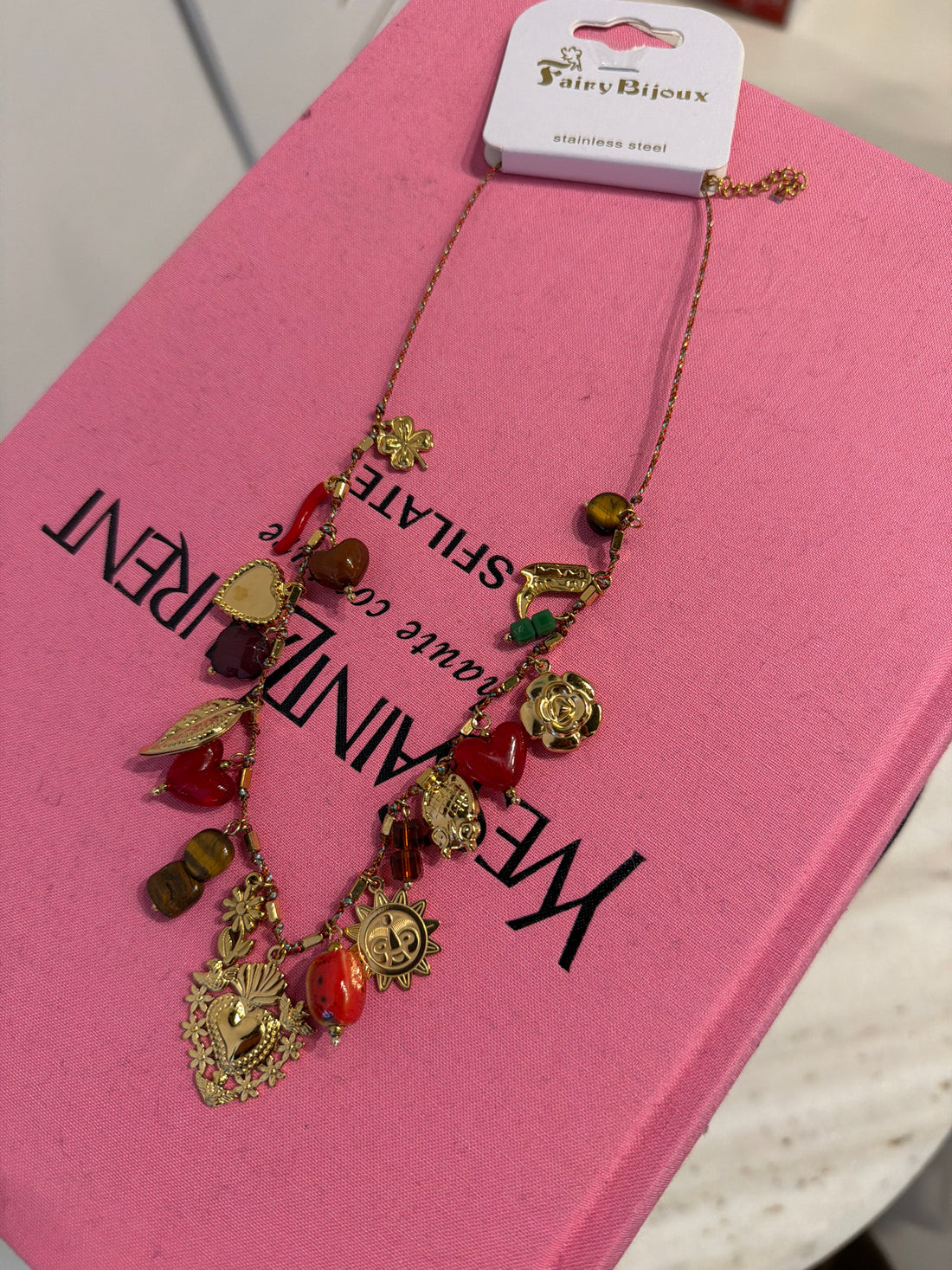 Collana Cuore Sacro con dettagli rossi - R.a. Boutique