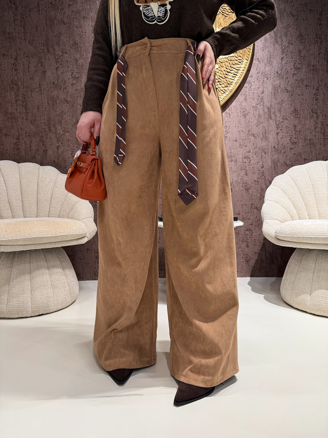 Pantalone in camoscio con cintura in vita - R.a. Boutique