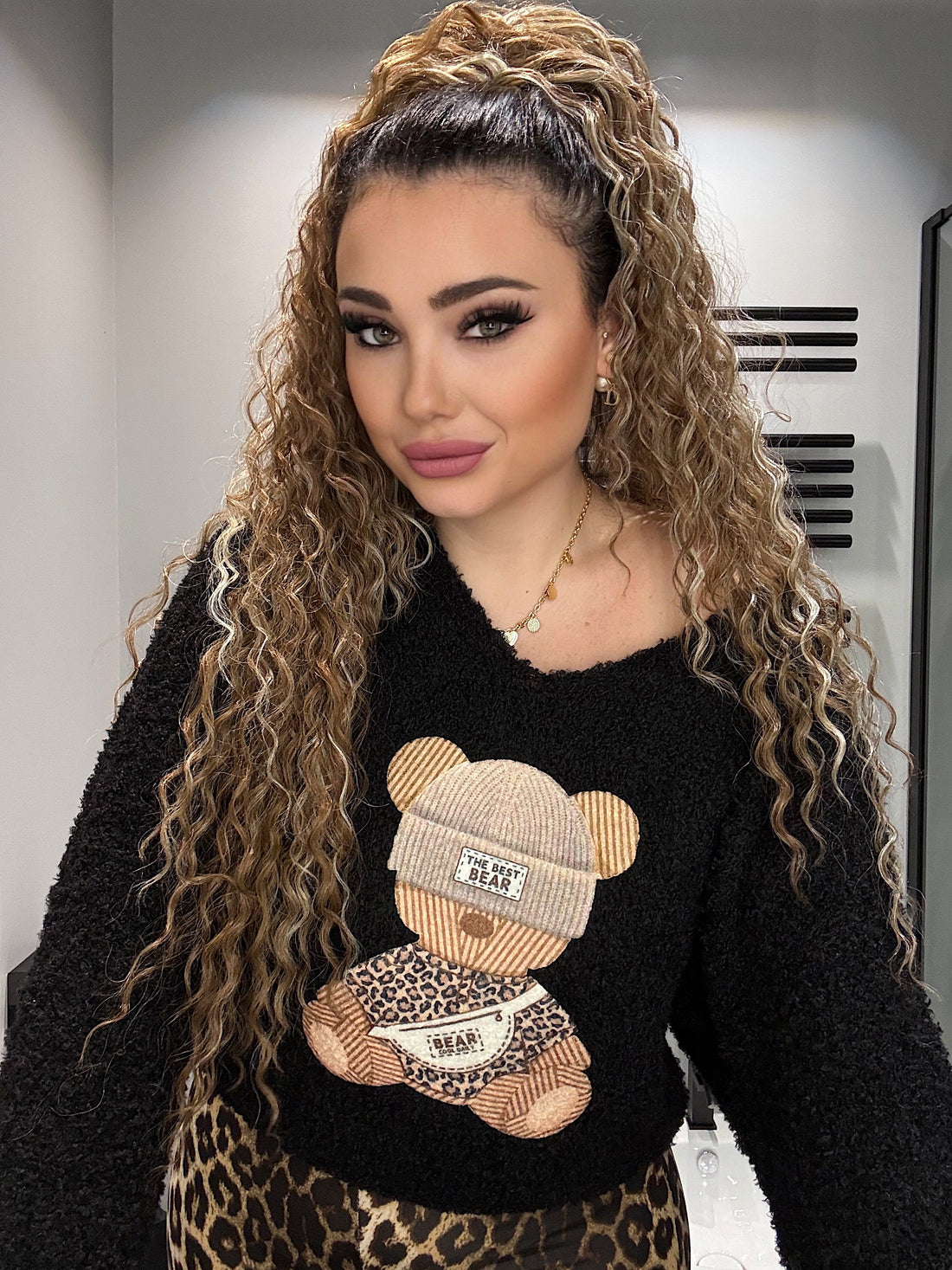 Maglioncino con orsetto scollo a V - R.a. Boutique