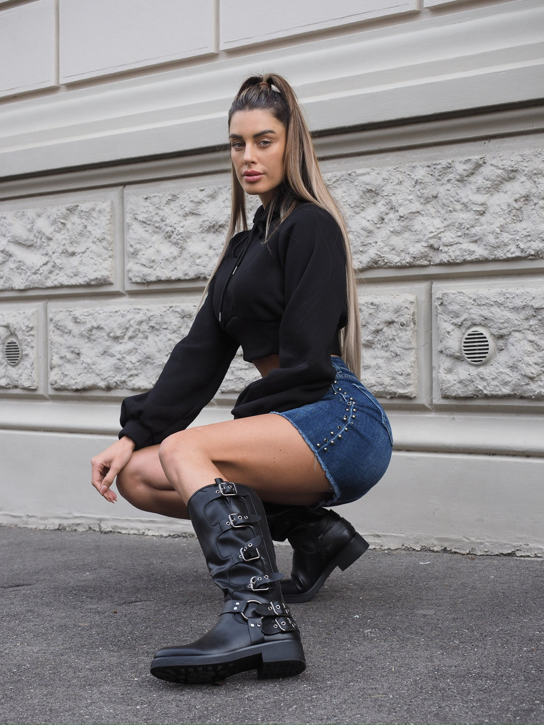 Felpa crop nera con lacci - R.a. Boutique 