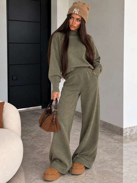 Completo Soft Winter in Maglia con Pantalone – Verde Oliva Morbido