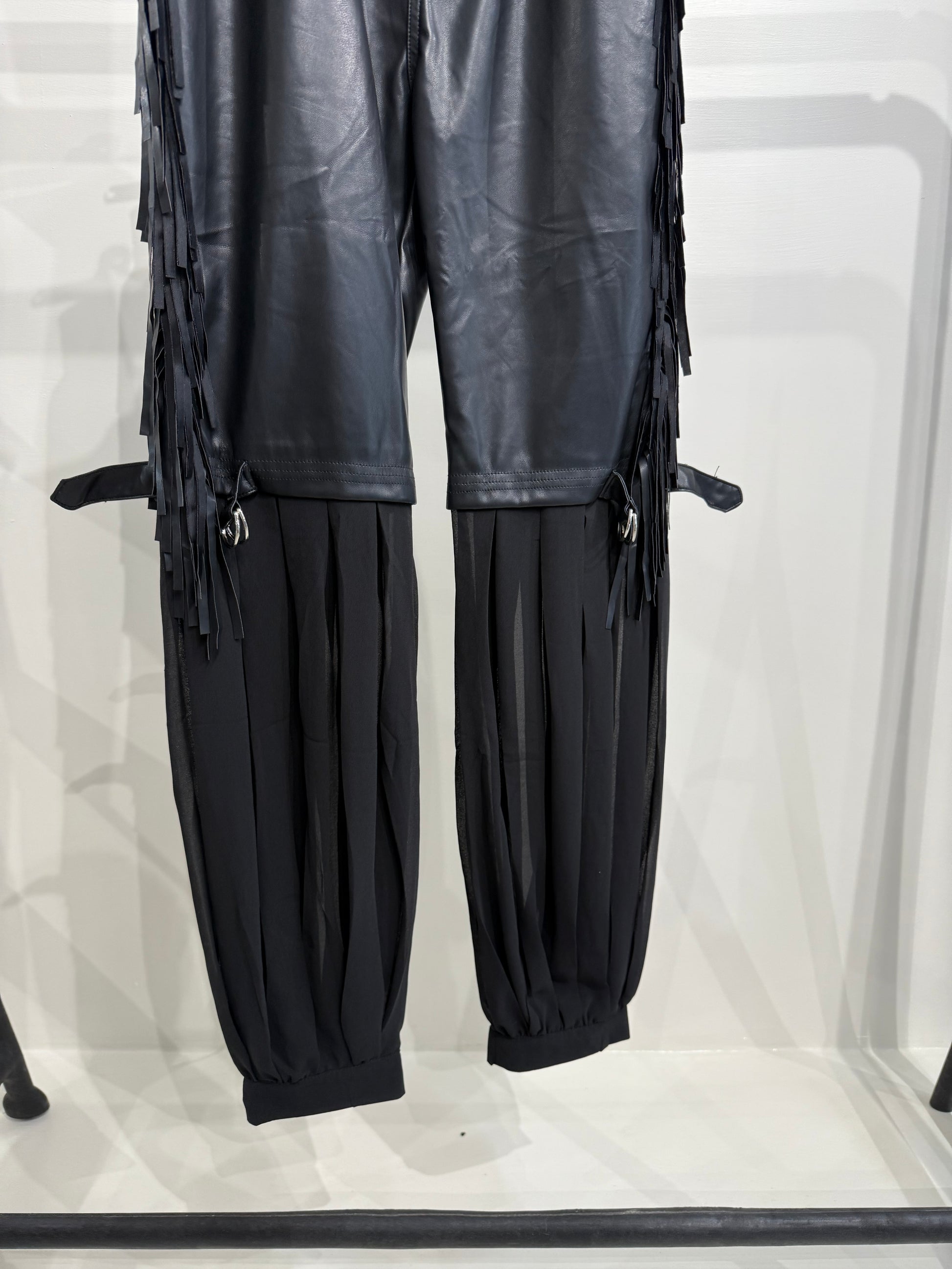 Pantalone in ecopelle con frange - R.a. Boutique