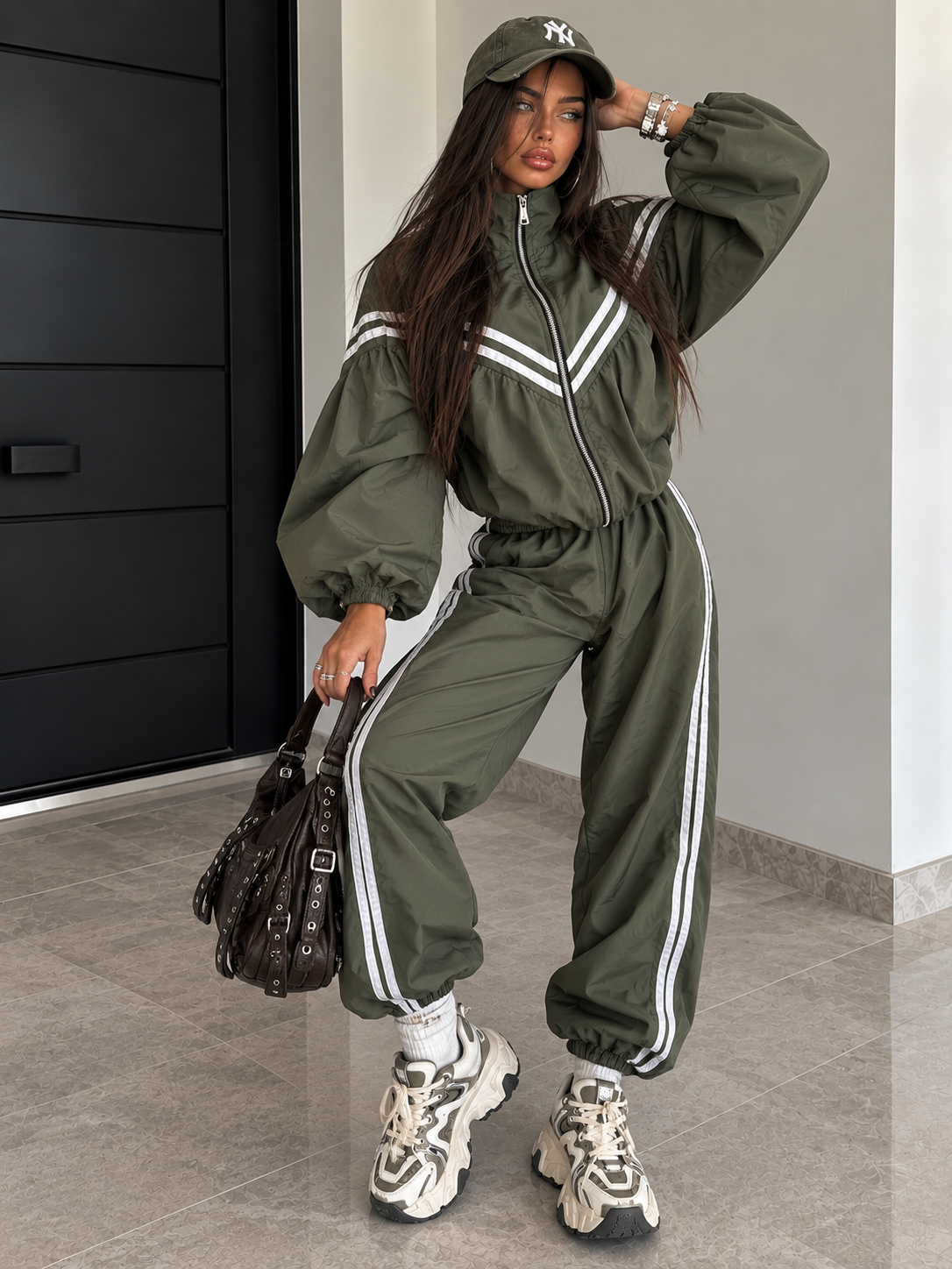 Completo Sporty Stripe con Zip e Pantalone – Verde Militare - R.a. Boutique