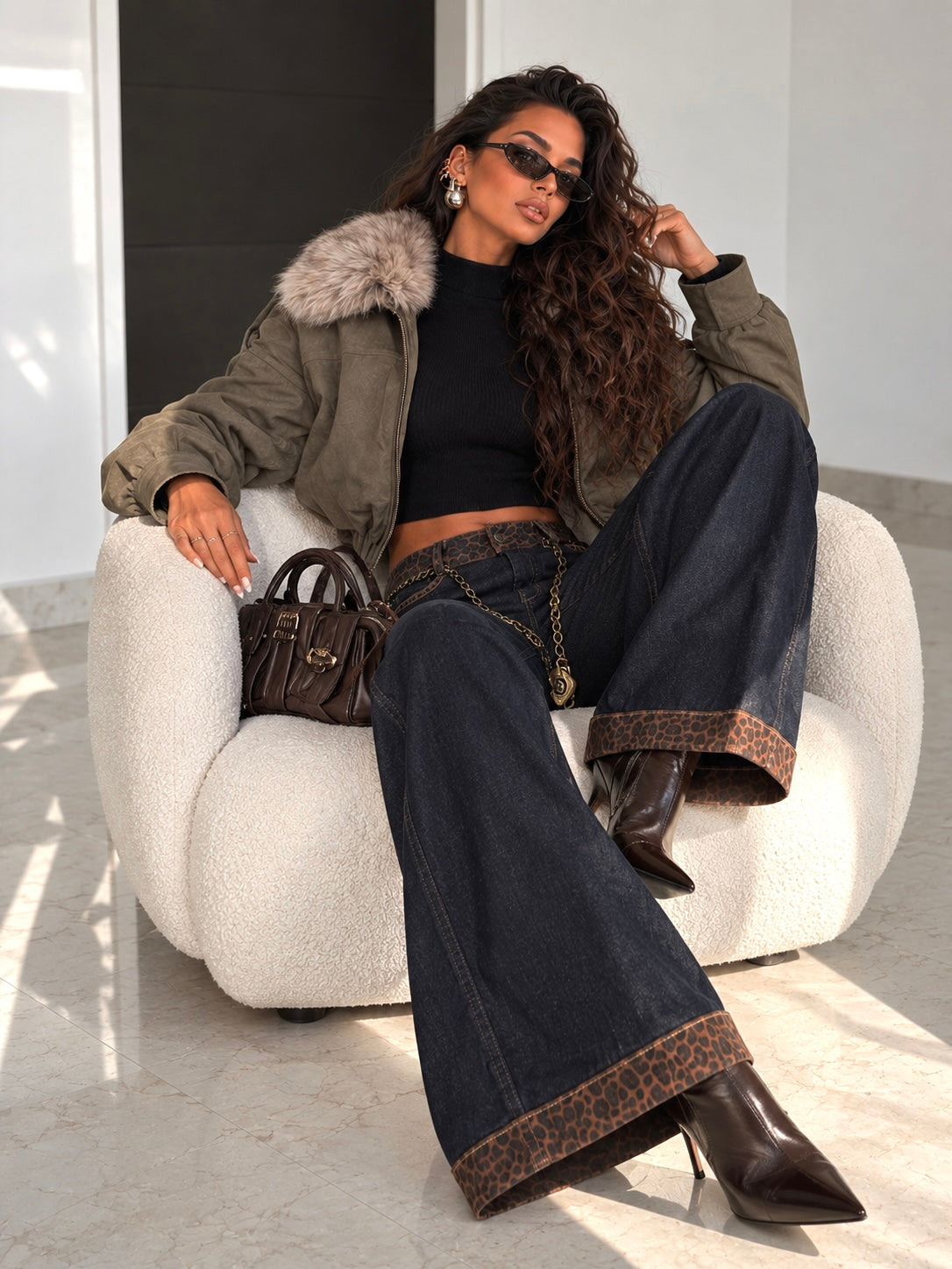 Jeans Palazzo con Dettagli Leopardati e Cintura a Catena Inclusa - R.a. Boutique
