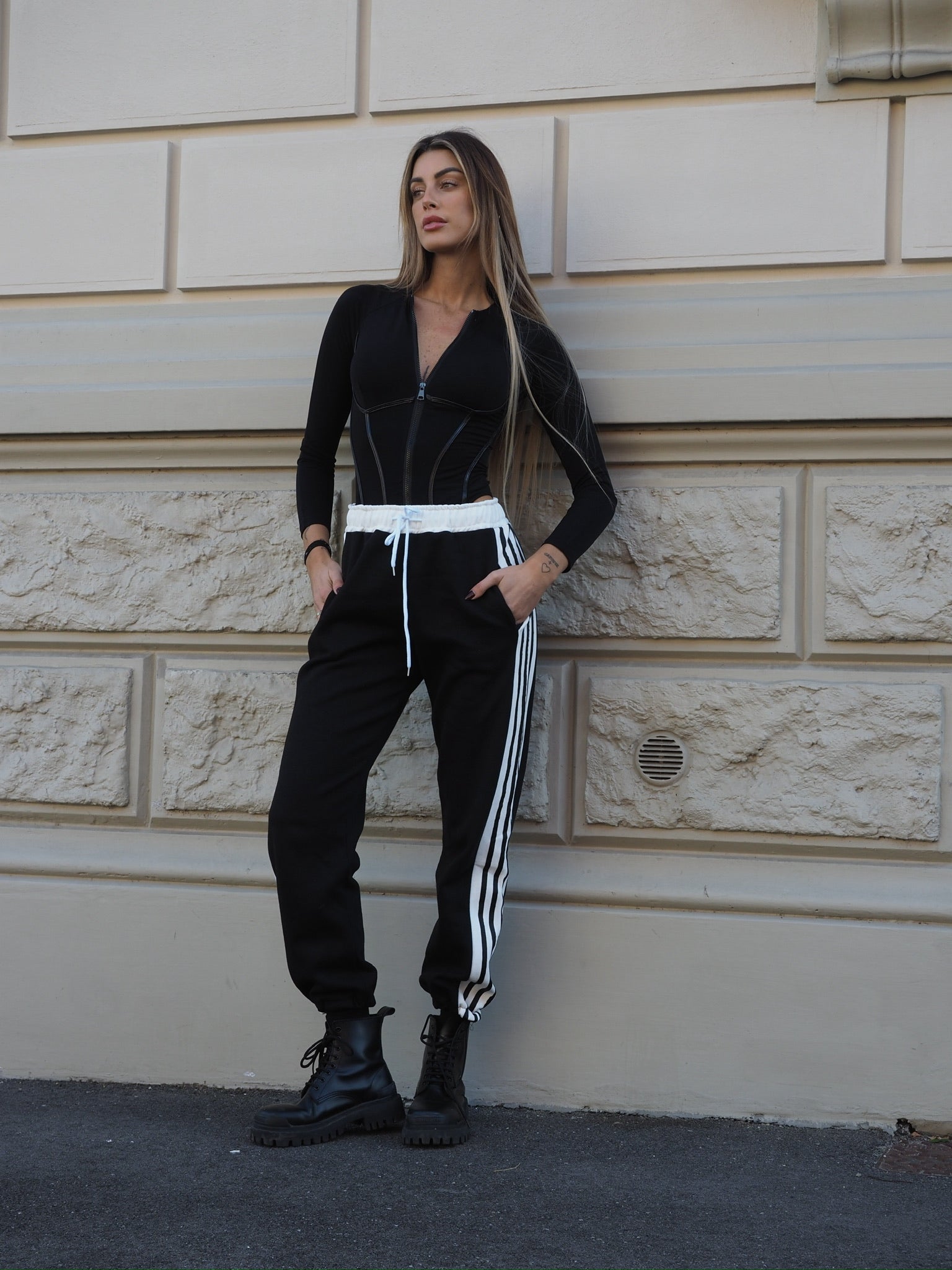 Pantalone sportivo con righe bianche - R.a. Boutique 