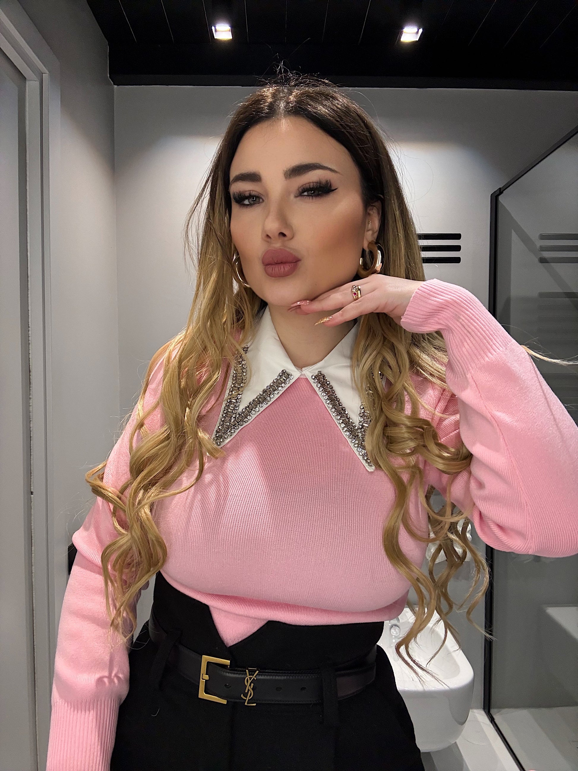 Maglioncino rosa con strass - R.a. Boutique