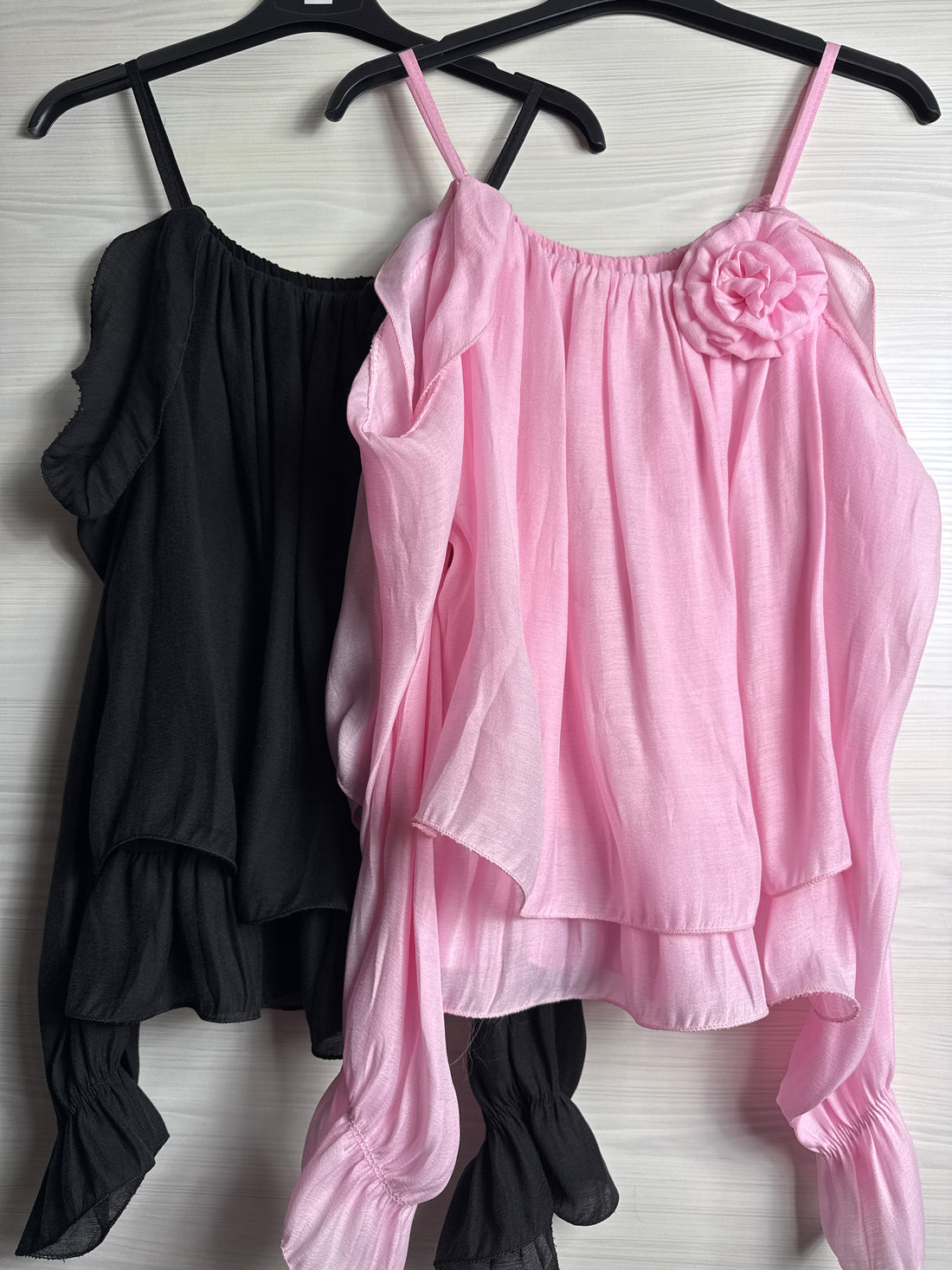 Blusa con rosa - R.a. Boutique