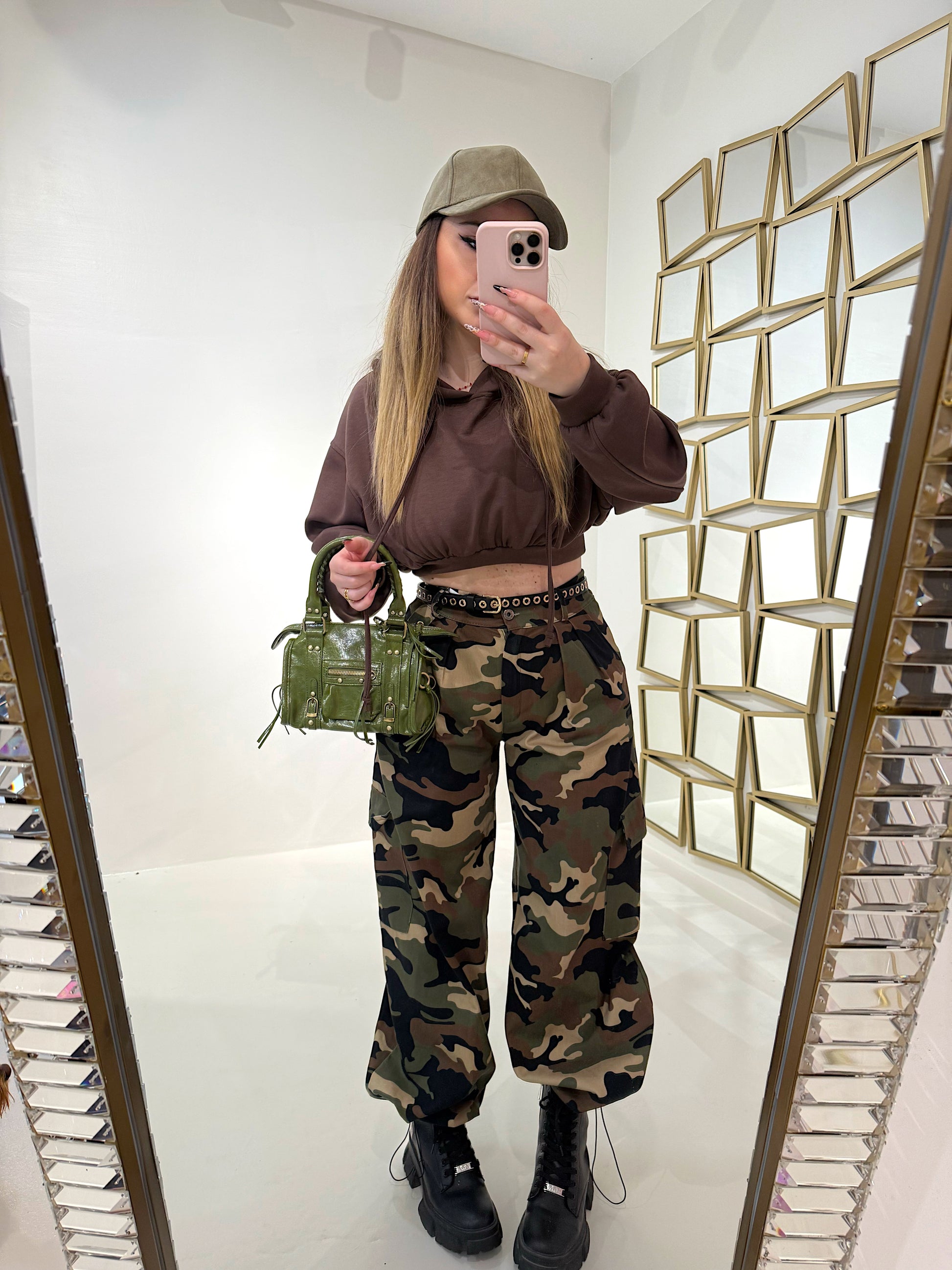 Cappello con visiera camoscio - R.a. Boutique