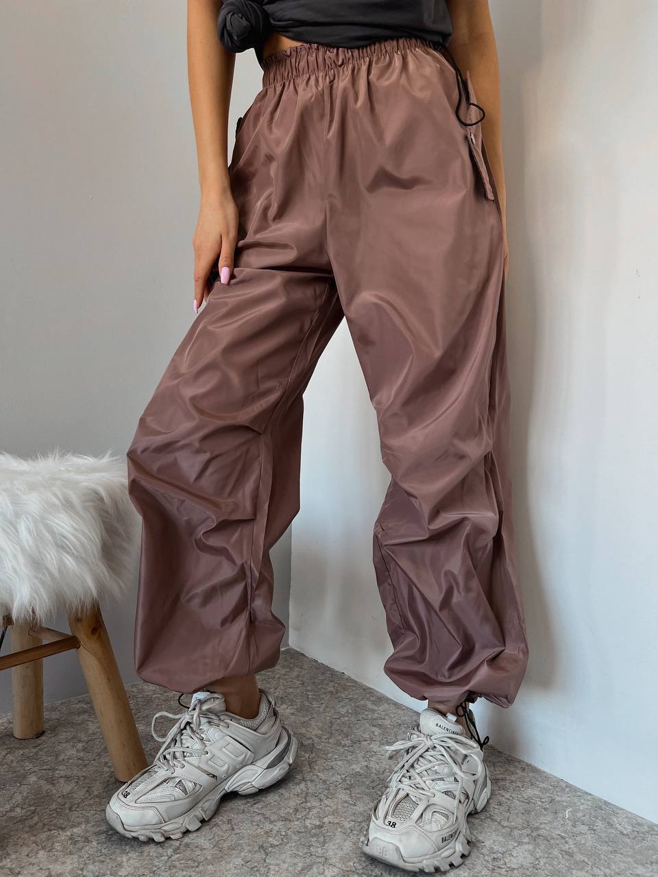 Pantalone cargo con polsini moka - R.a. Boutique 