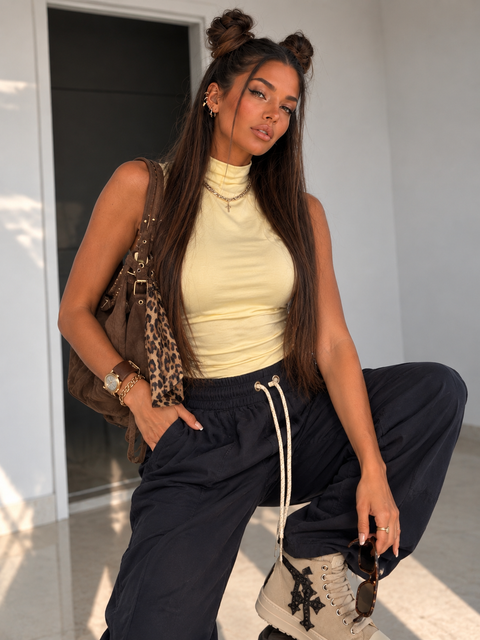 Top High Neck Sculpt