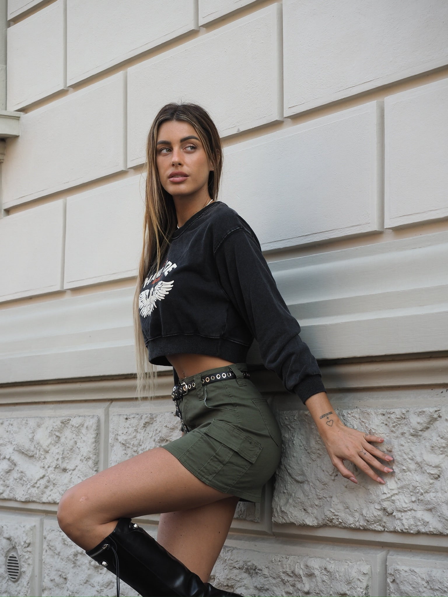 Felpa crop nera aquila - R.a. Boutique 