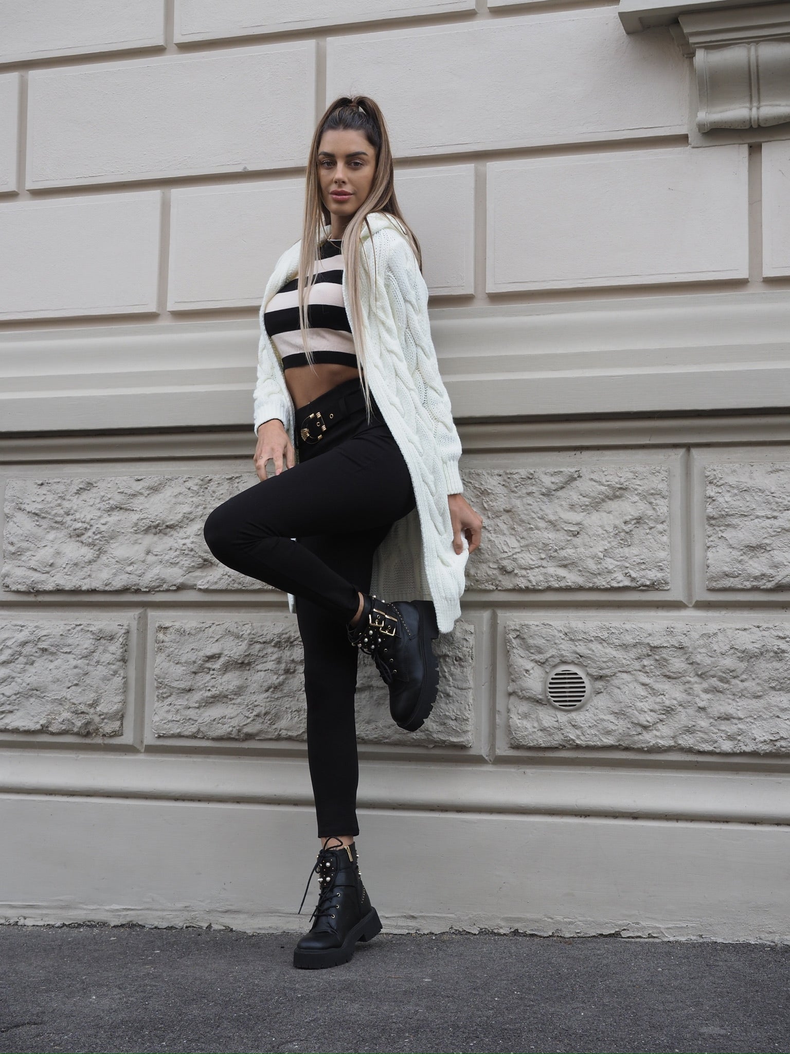 Pantalone nero con cintura oro - R.a. Boutique 