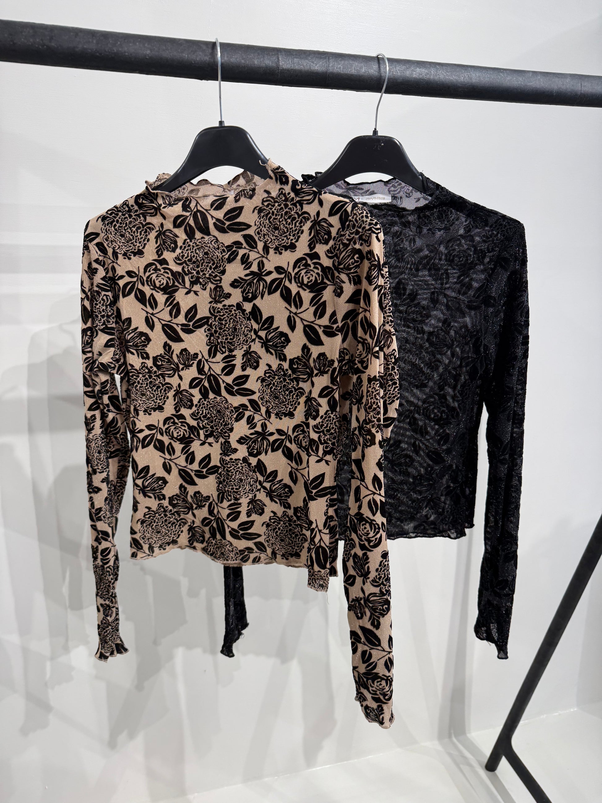 Maglia con ricamo fiori - R.a. Boutique