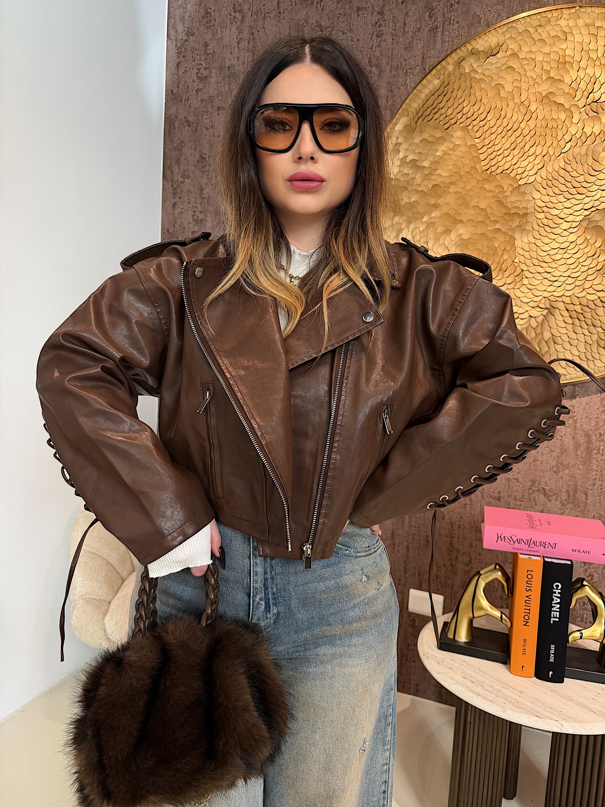 Giacca in Ecopelle con Lacci Posteriori e Zip Frontale – Alta Qualità - R.a. Boutique