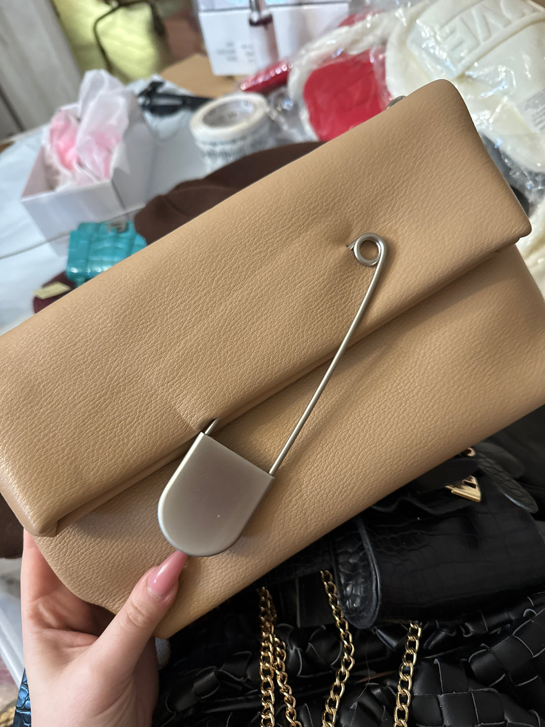 Borsa con spilla - R.a. Boutique