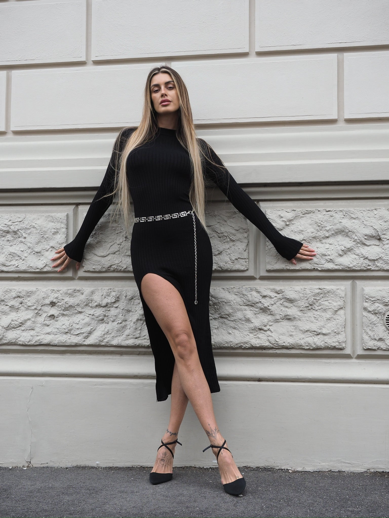 Abito nero a costine con spacco - R.a. Boutique 