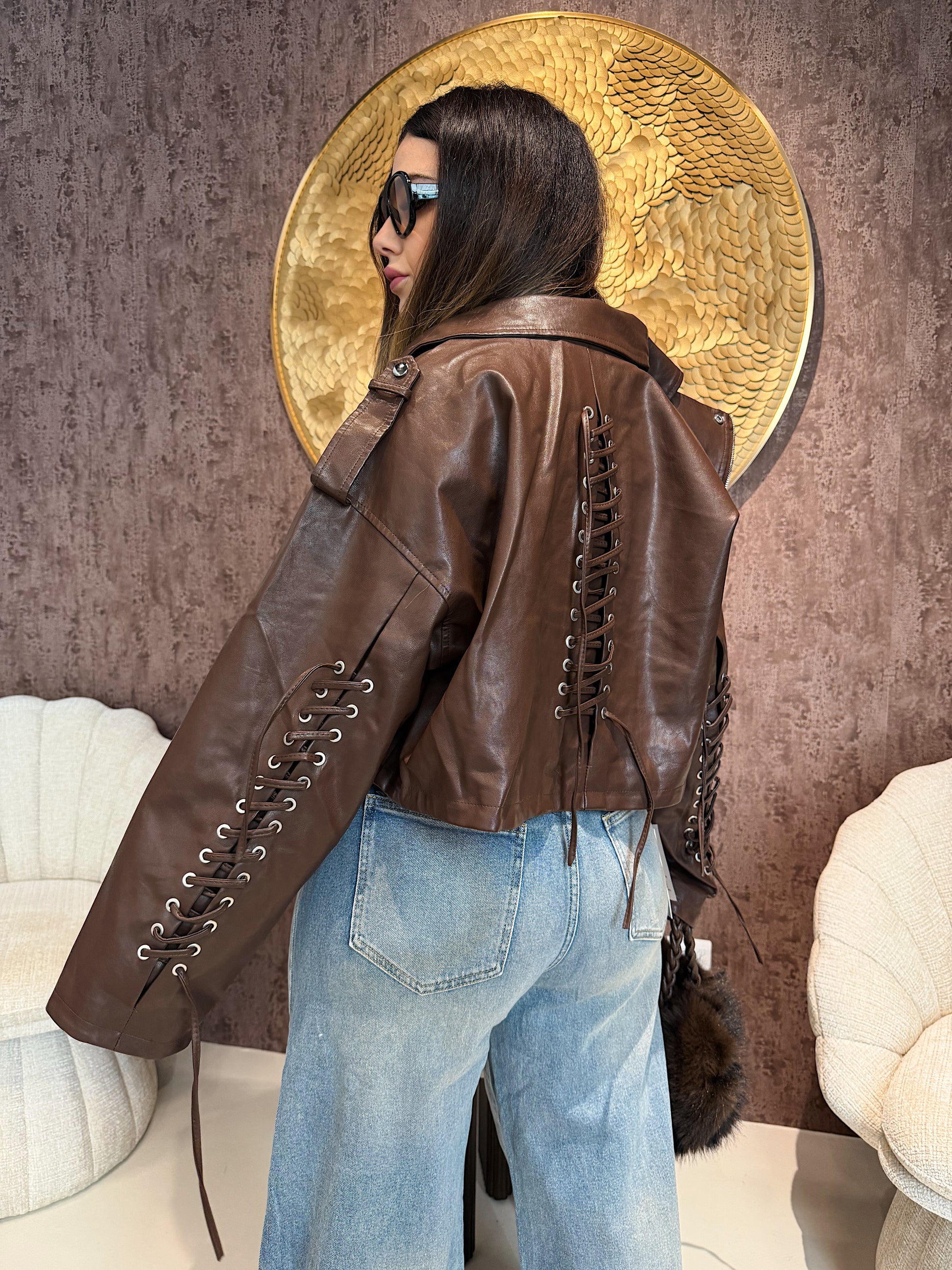 Giacca in Ecopelle con Lacci Posteriori e Zip Frontale – Alta Qualità - R.a. Boutique