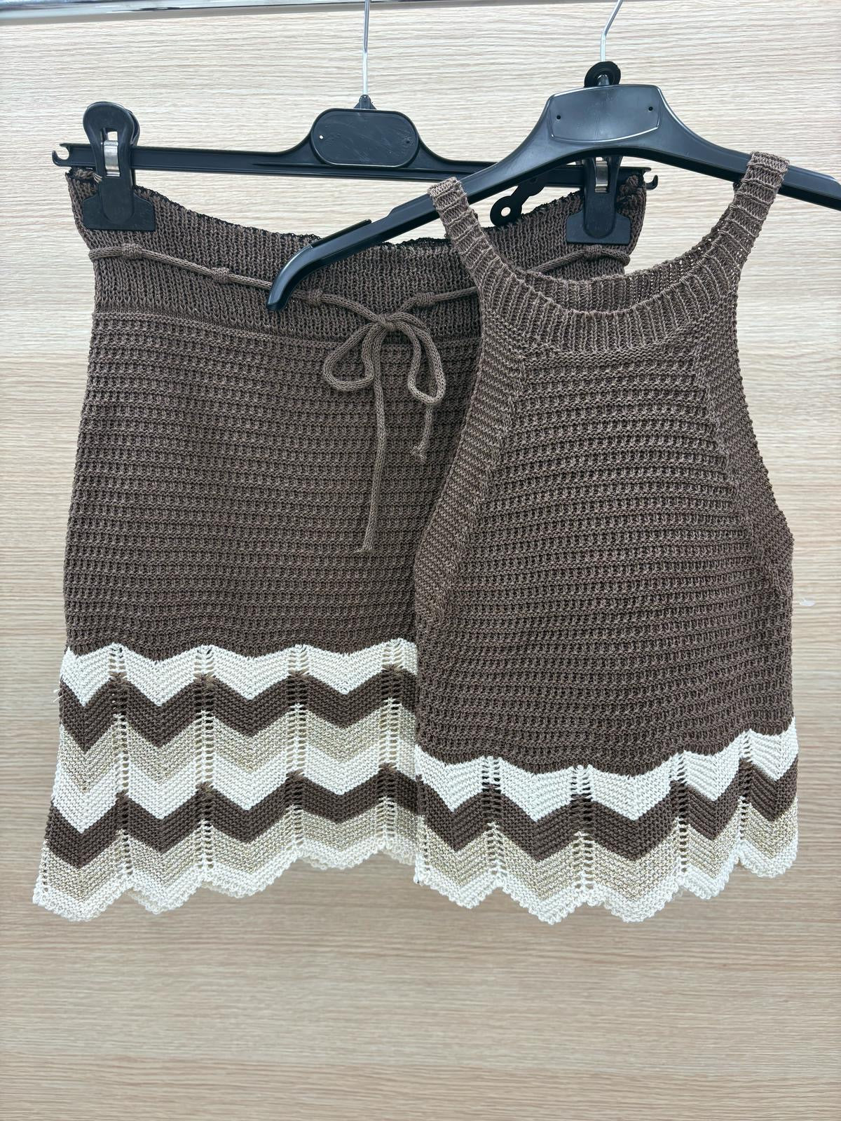 Completo crochet top e gonna Choco e oro - R.a. Boutique
