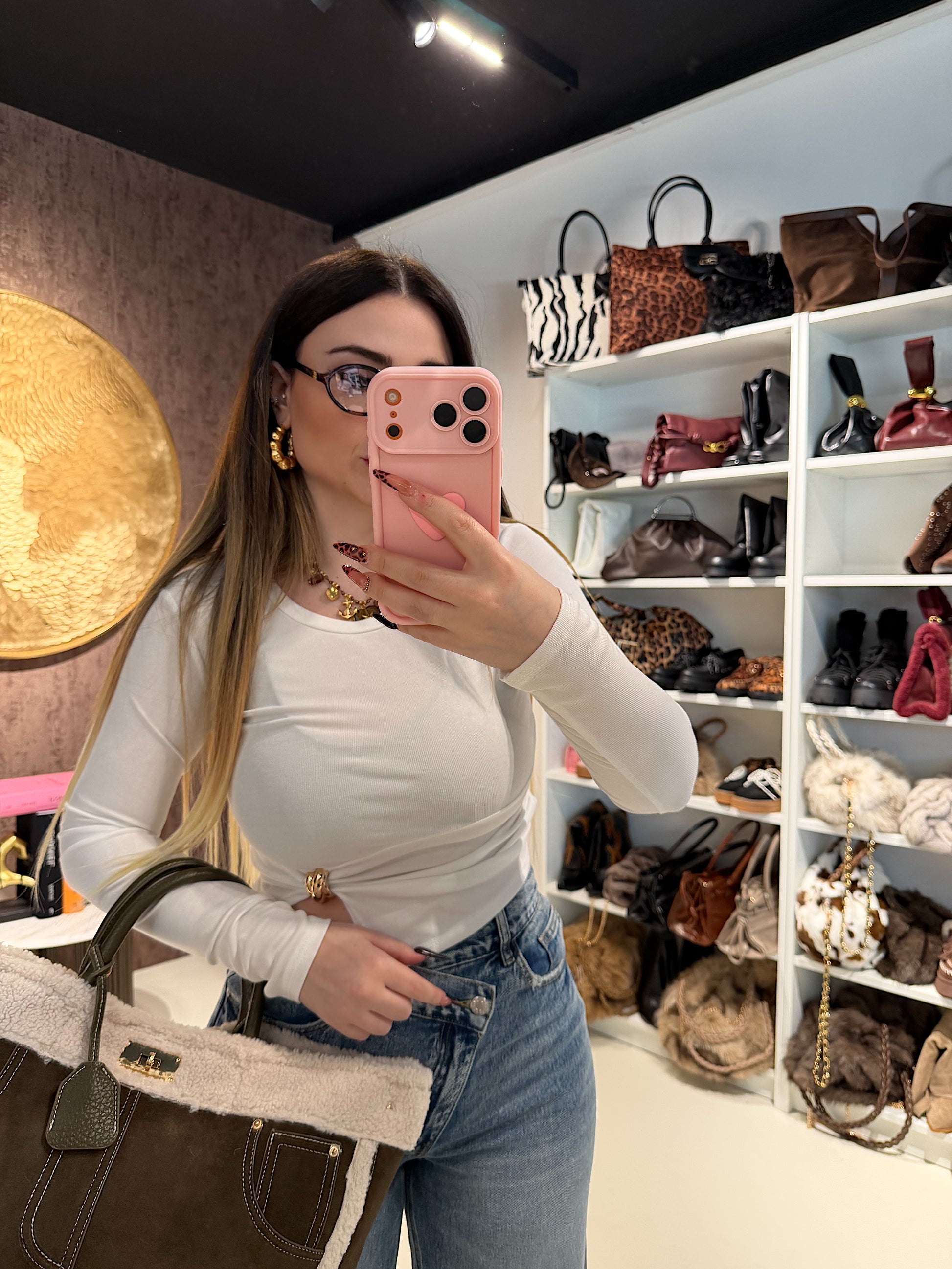 Maglia con spacco e gioiello oro - R.a. Boutique