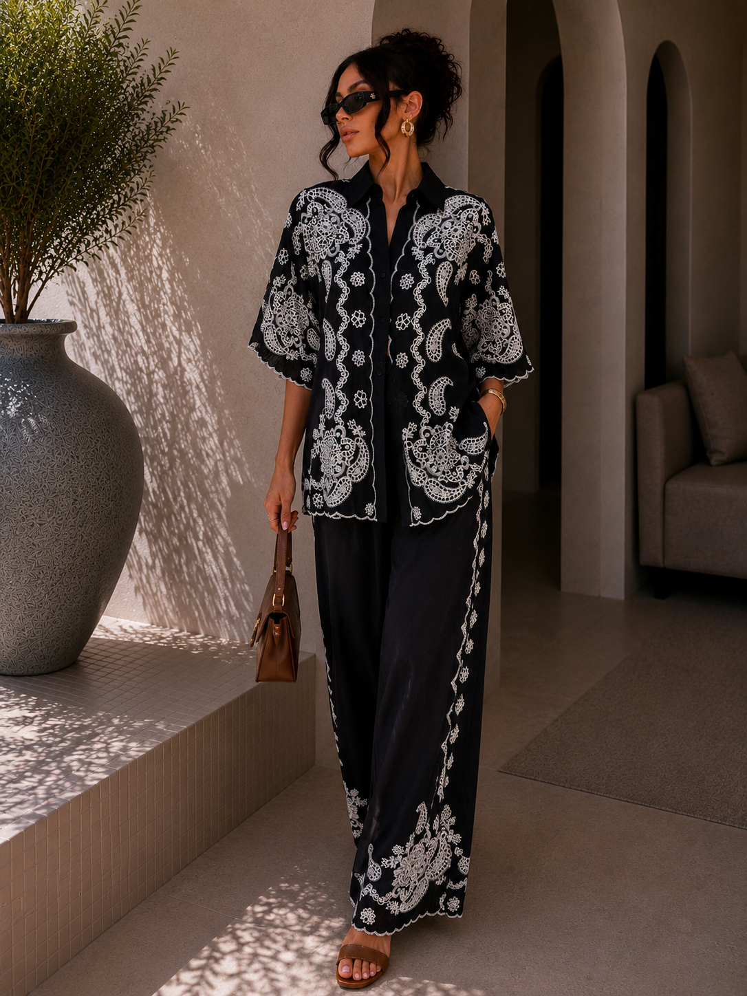 Completo con ricami nero - R.a. Boutique