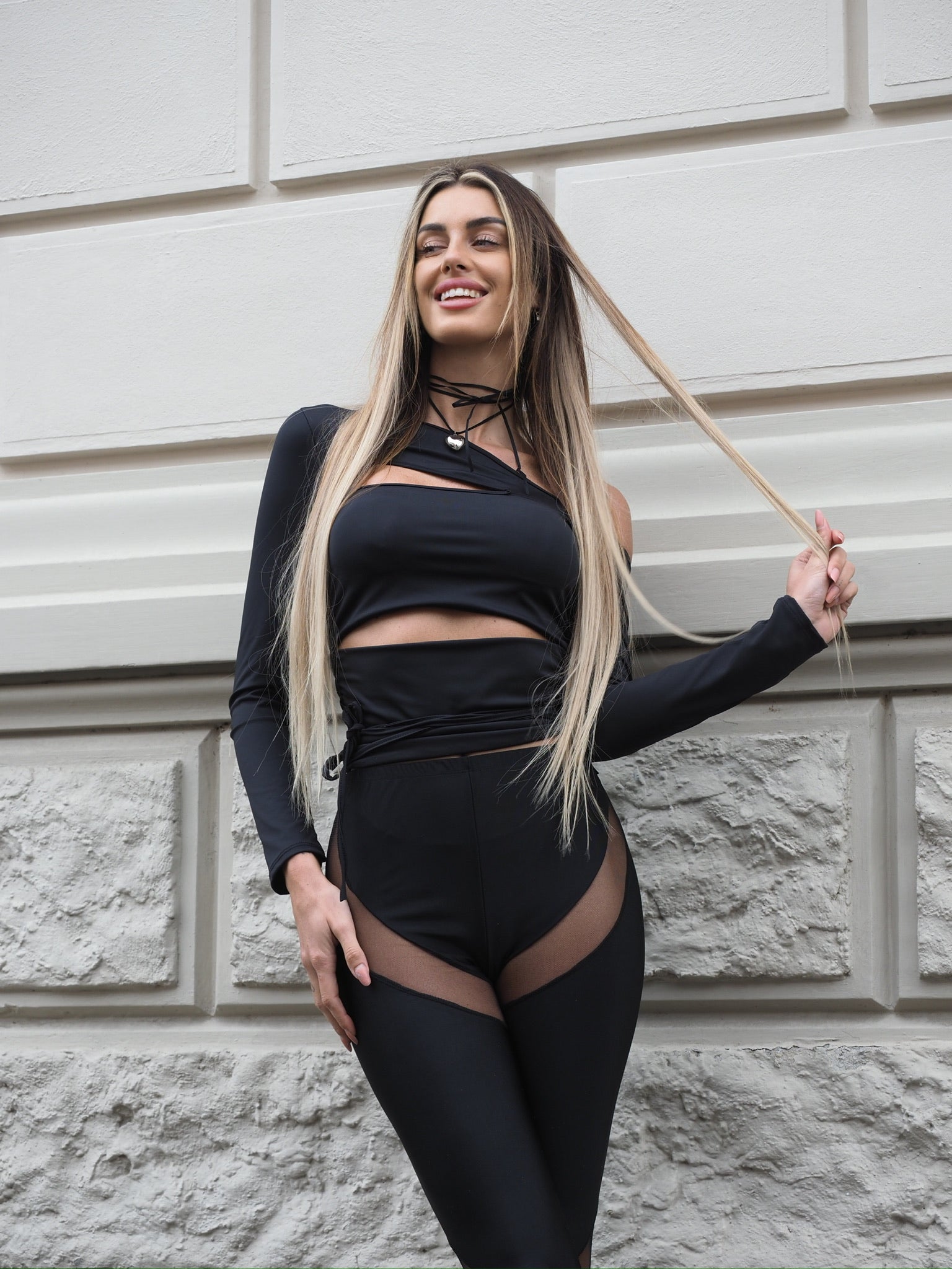 Maglia nera con spacchi - R.a. Boutique 