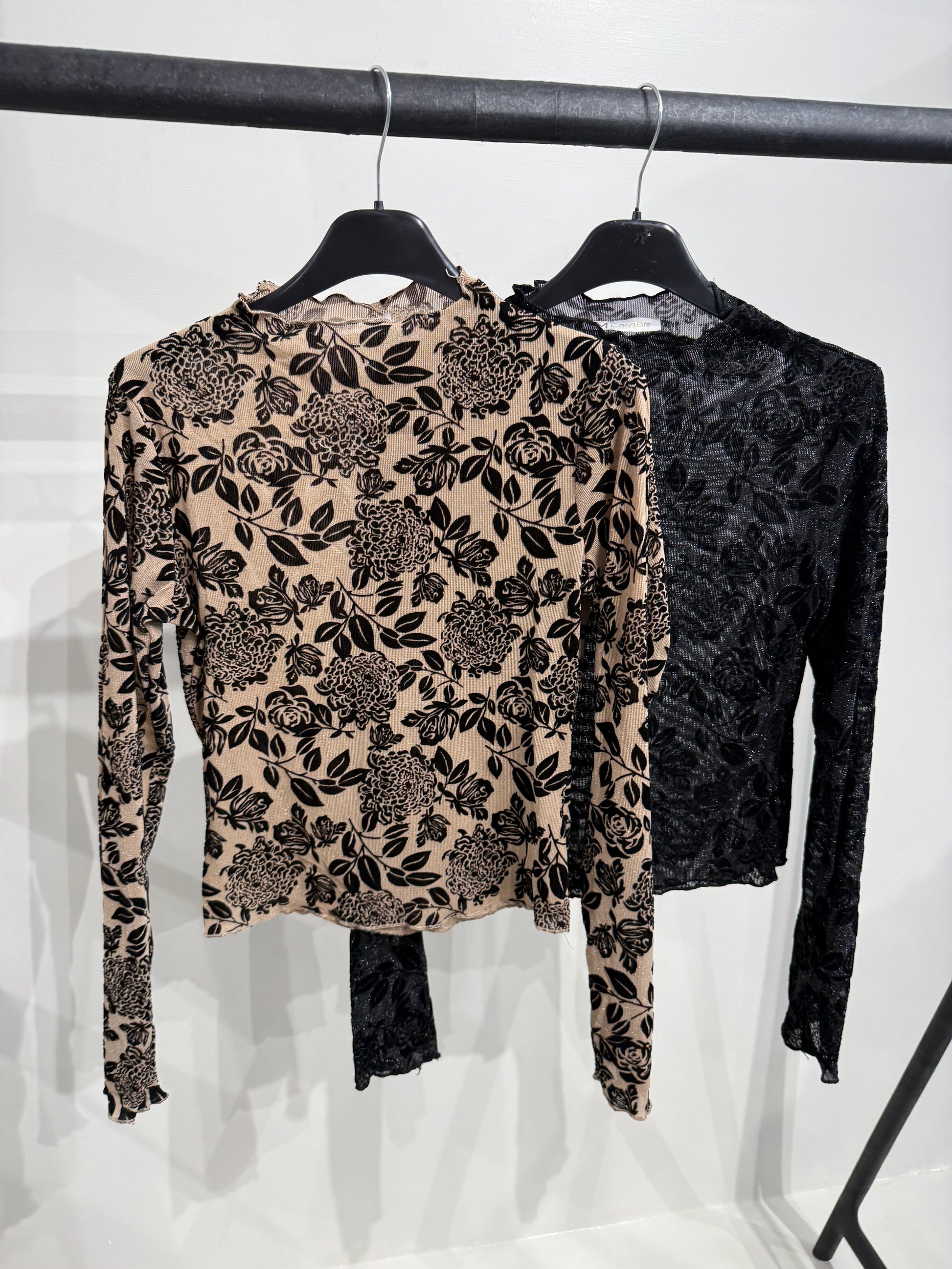 Maglia con ricamo fiori - R.a. Boutique