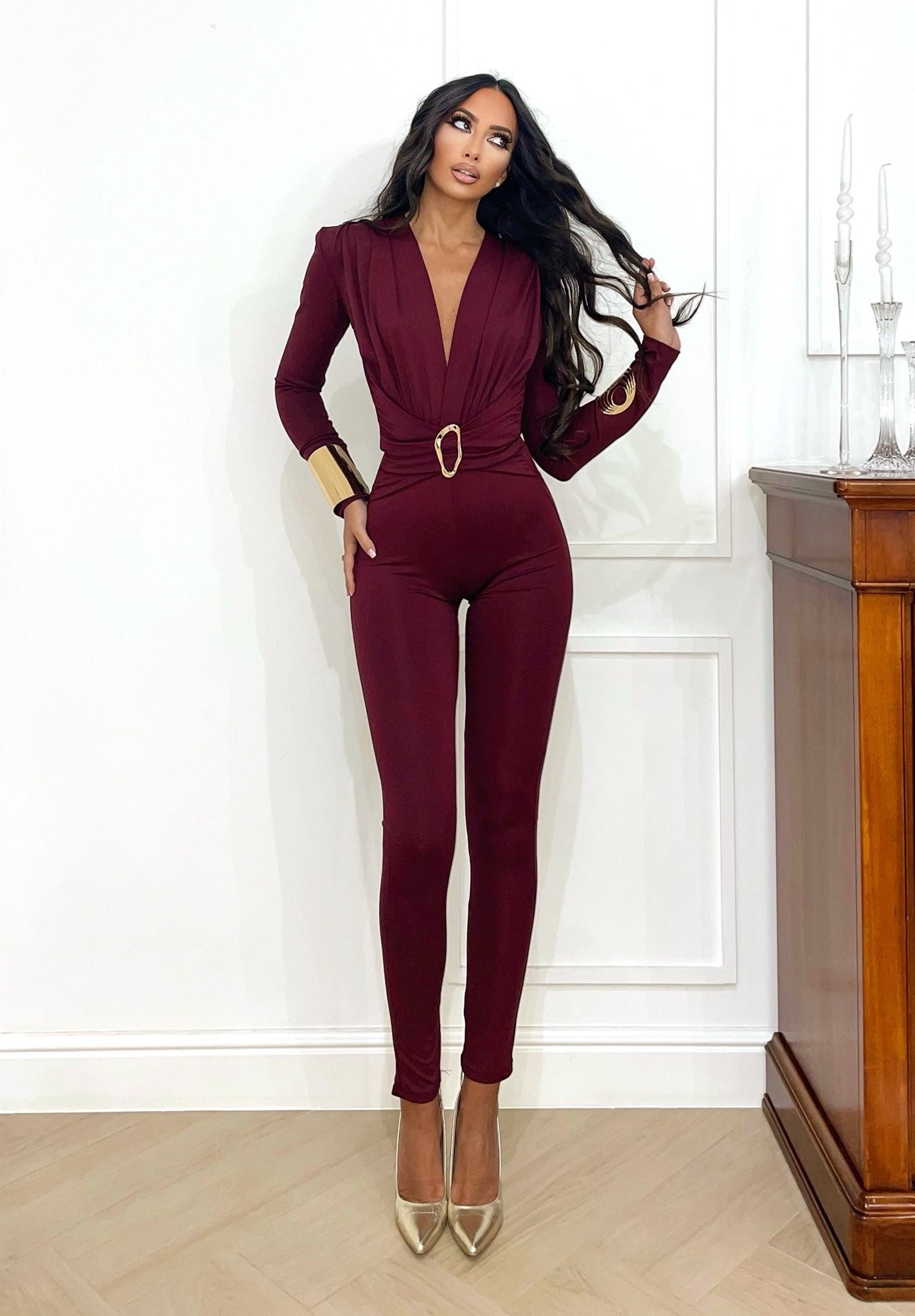 Tuta con gioiello bordeaux - R.a. Boutique