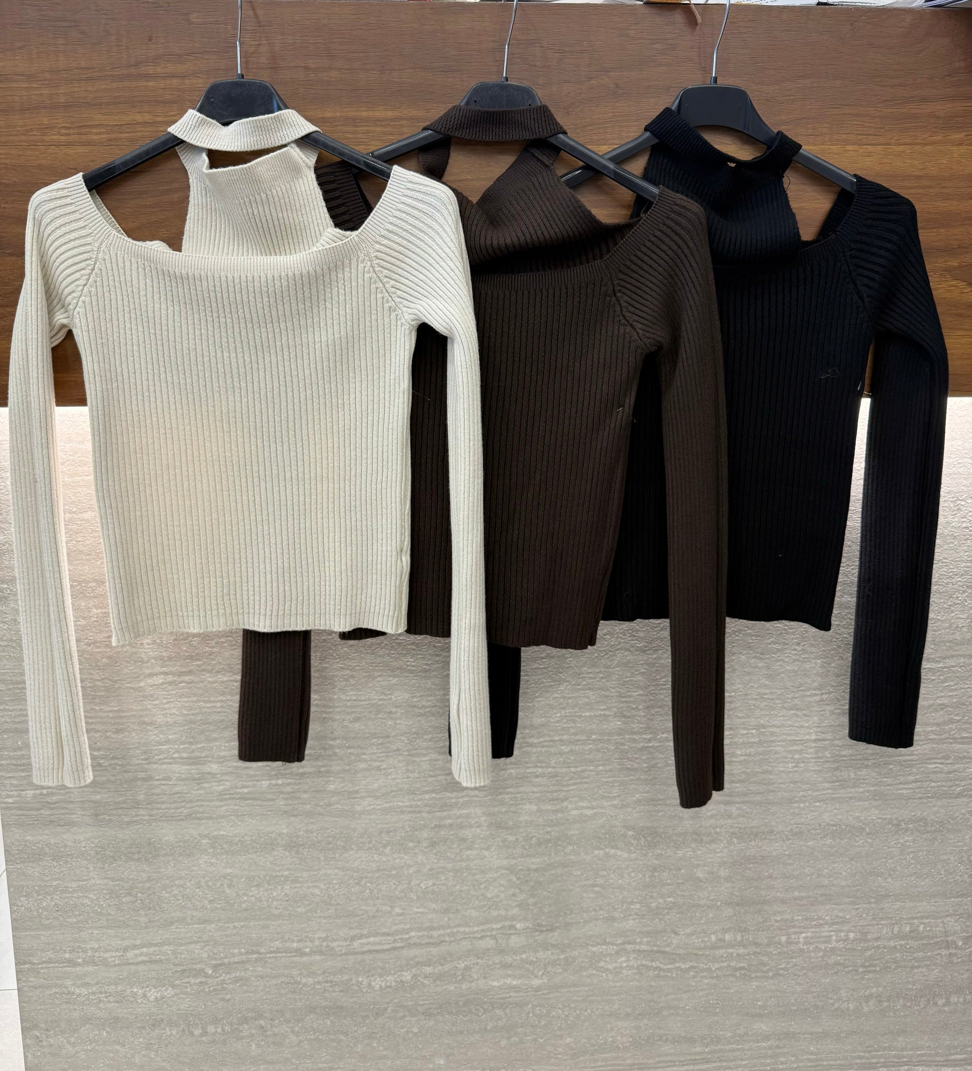 Maglia a costine con choker - R.a. Boutique