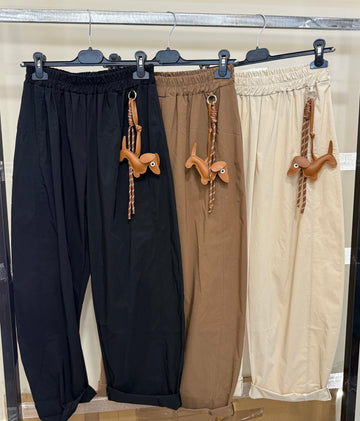 Pantalone con charm dog - R.a. Boutique