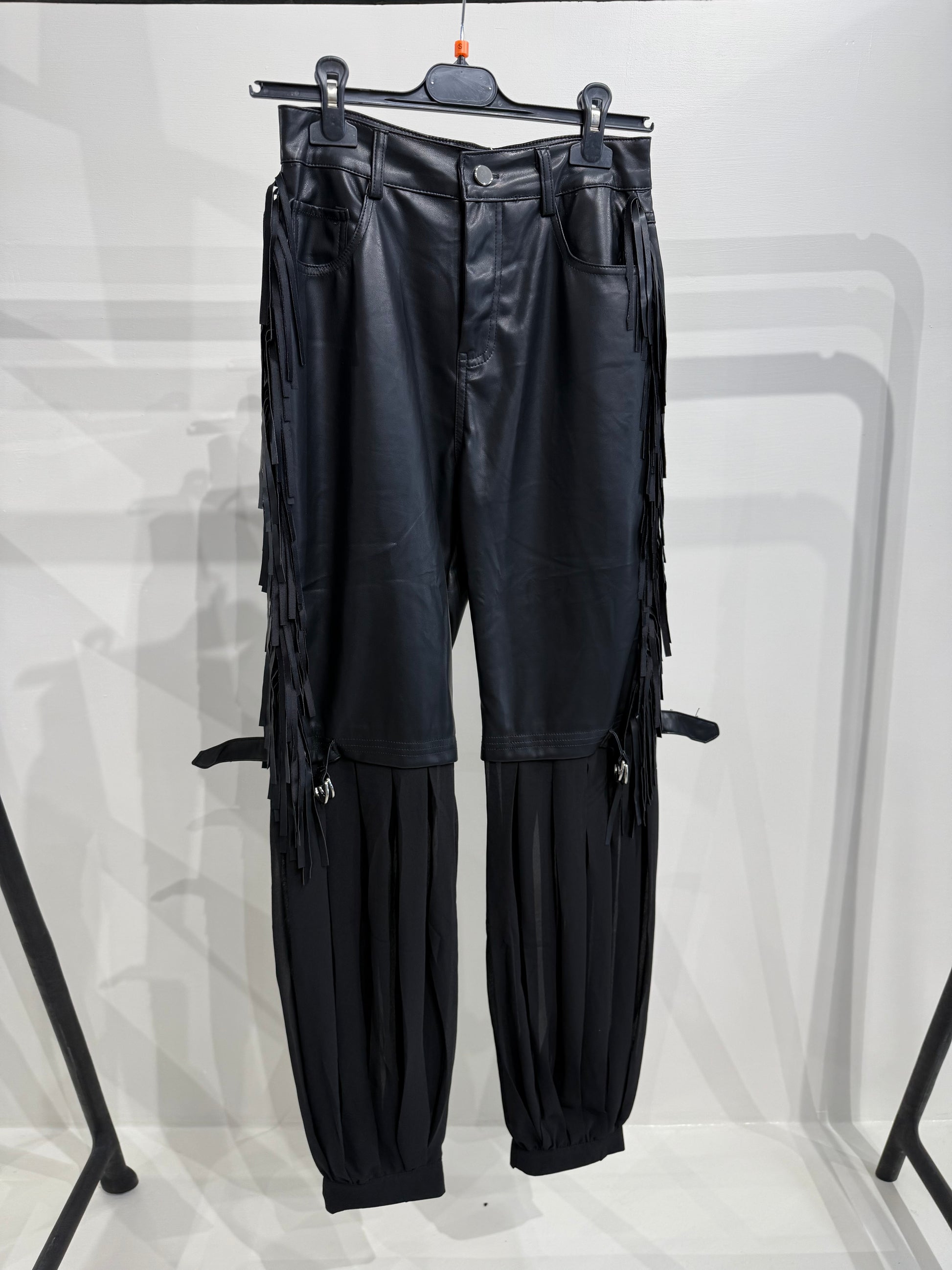 Pantalone in ecopelle con frange - R.a. Boutique