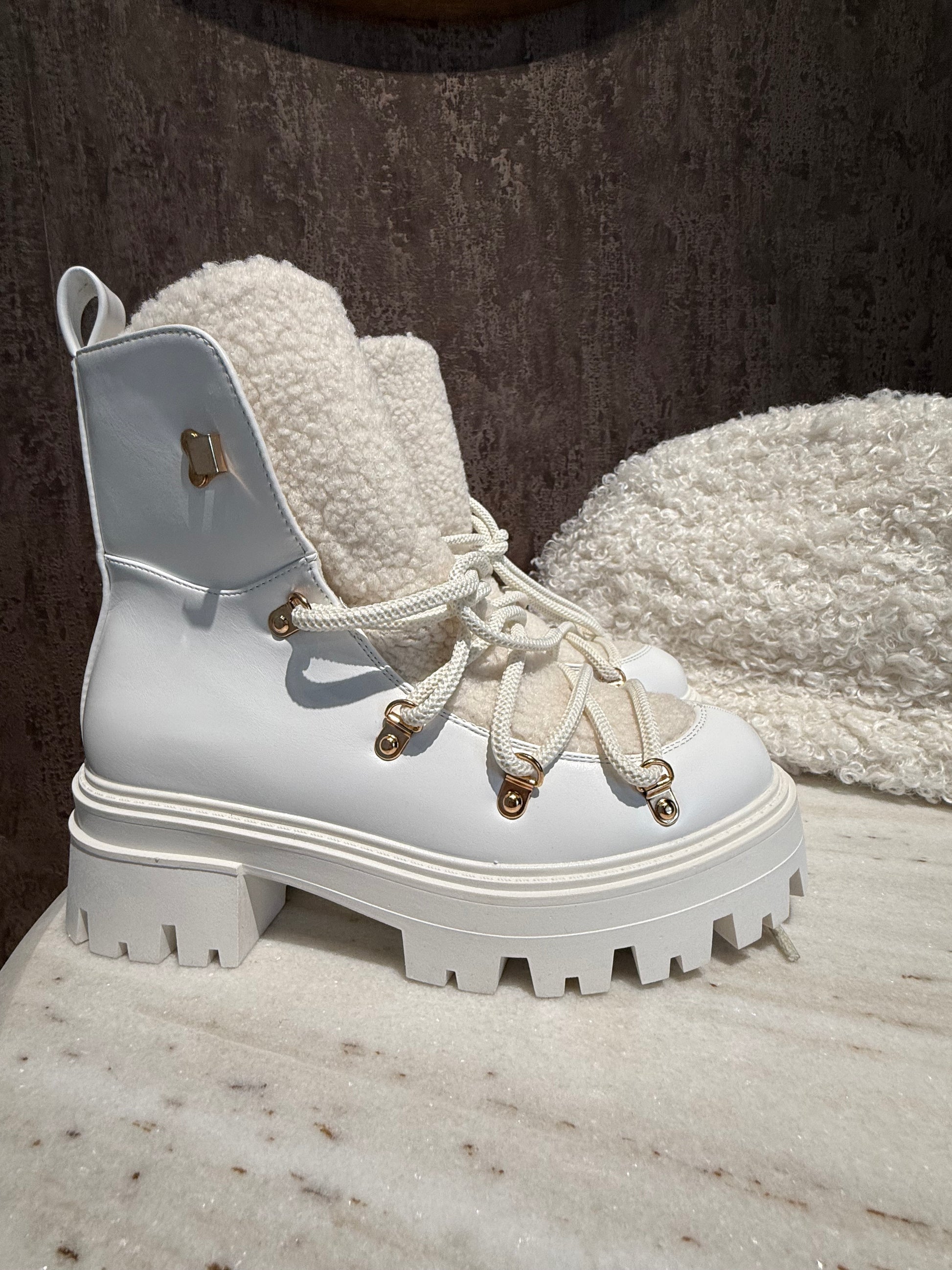 Anfibi con pelliccia interna – Bianco & Nero - R.a. Boutique