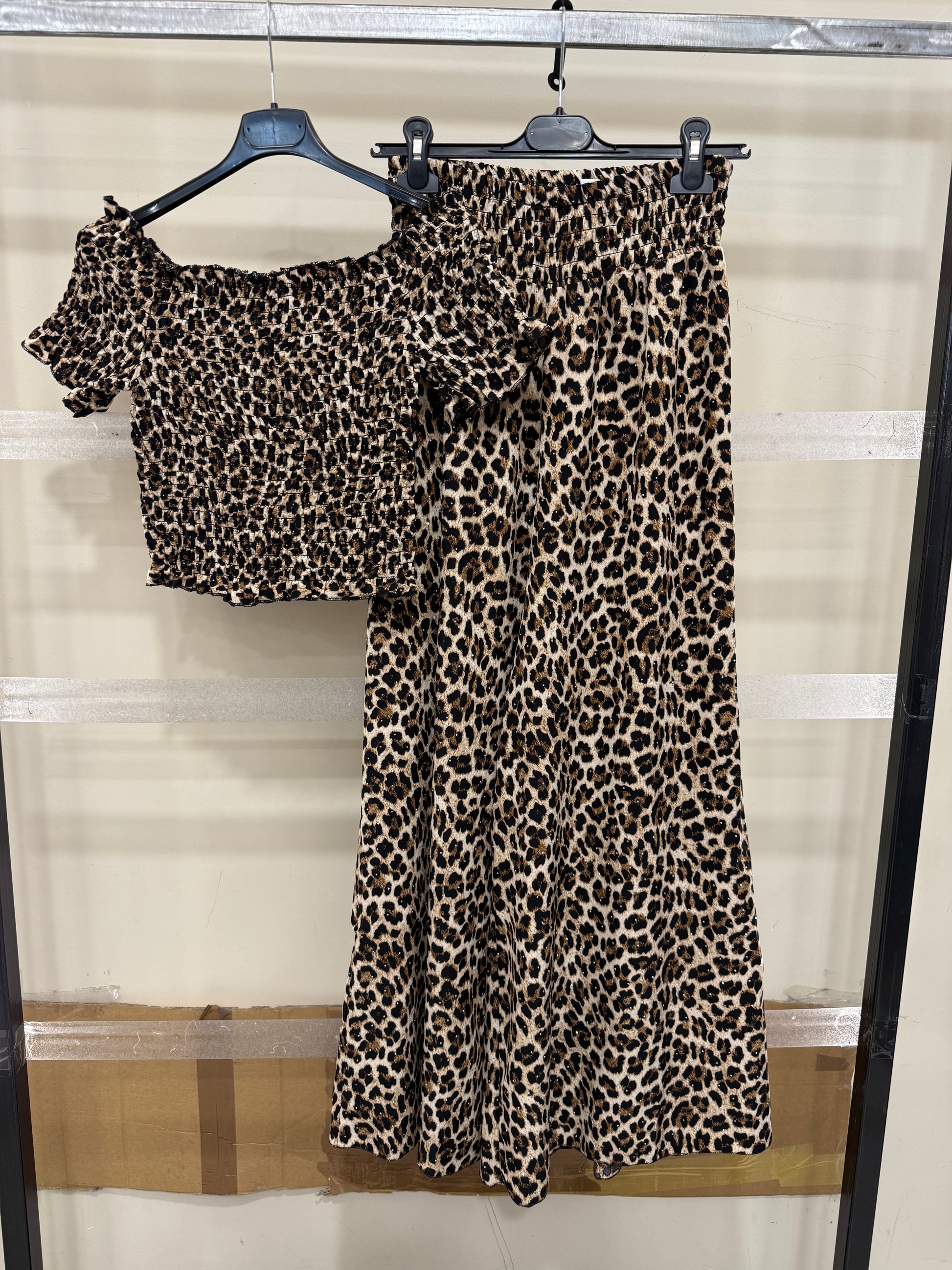 Completo top e pantalone animalier con strass - R.a. Boutique