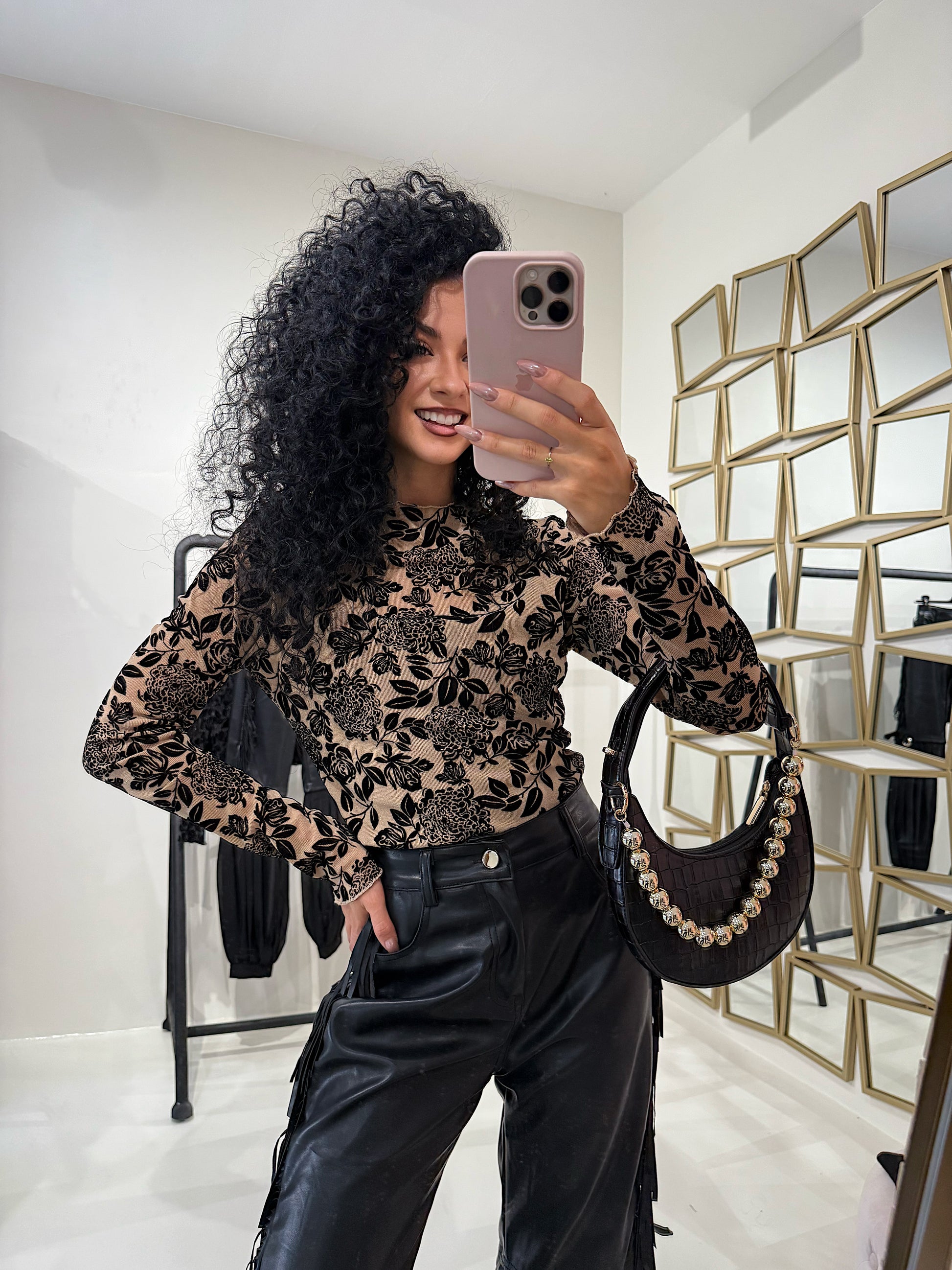 Maglia con ricamo fiori - R.a. Boutique