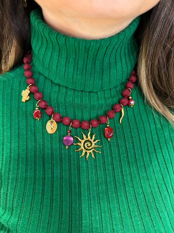 Collana Sole Bordeaux con charms colorati - R.a. Boutique