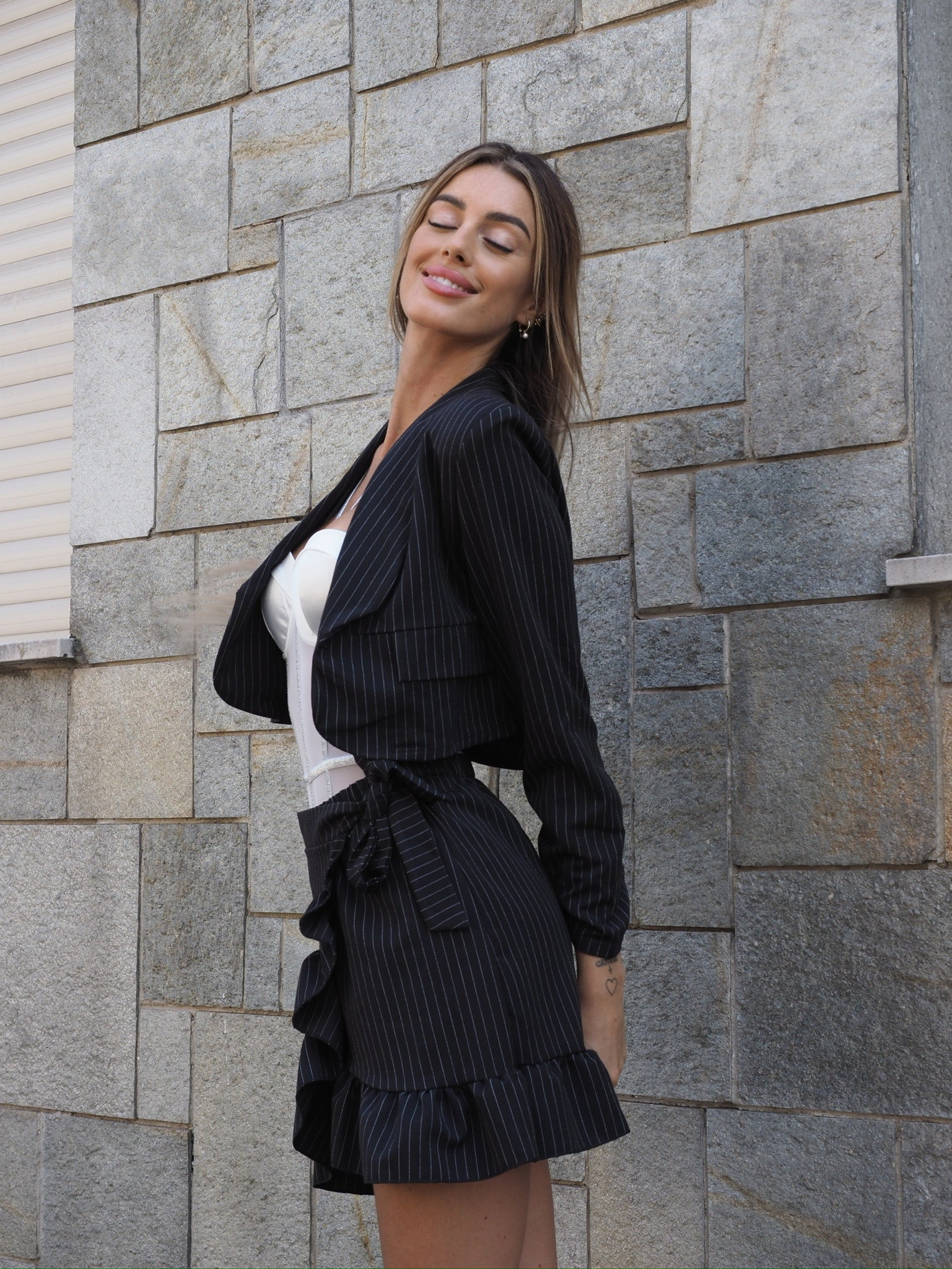 Completo giacca e gonna gessato nero - R.a. Boutique 