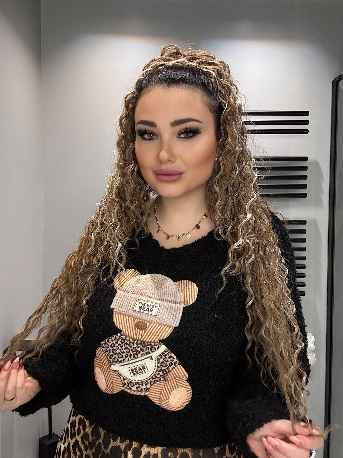 Maglioncino con orsetto scollo a V - R.a. Boutique