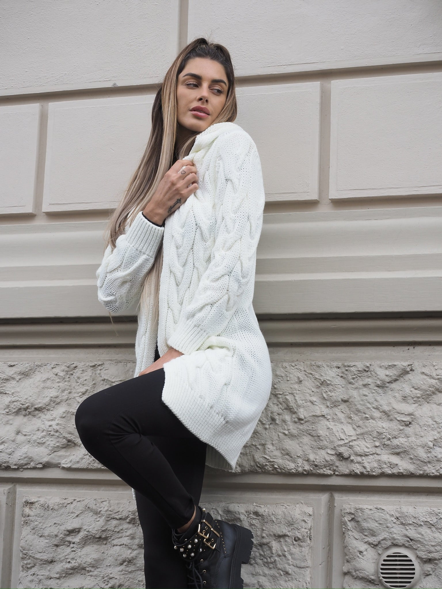 Cardigan bianco a trecce - R.a. Boutique 