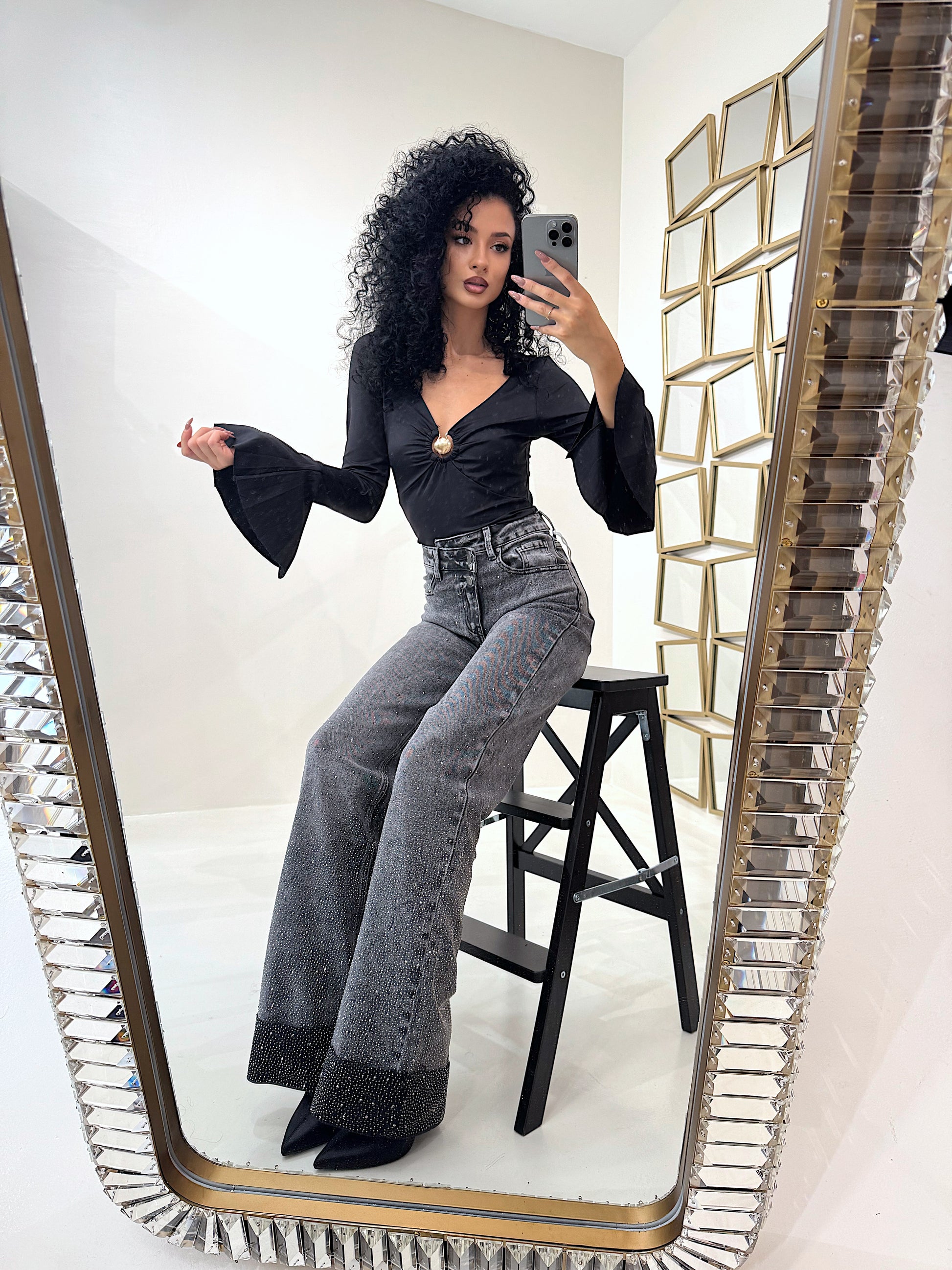 Jeans scuro con strass e risvolto - R.a. Boutique