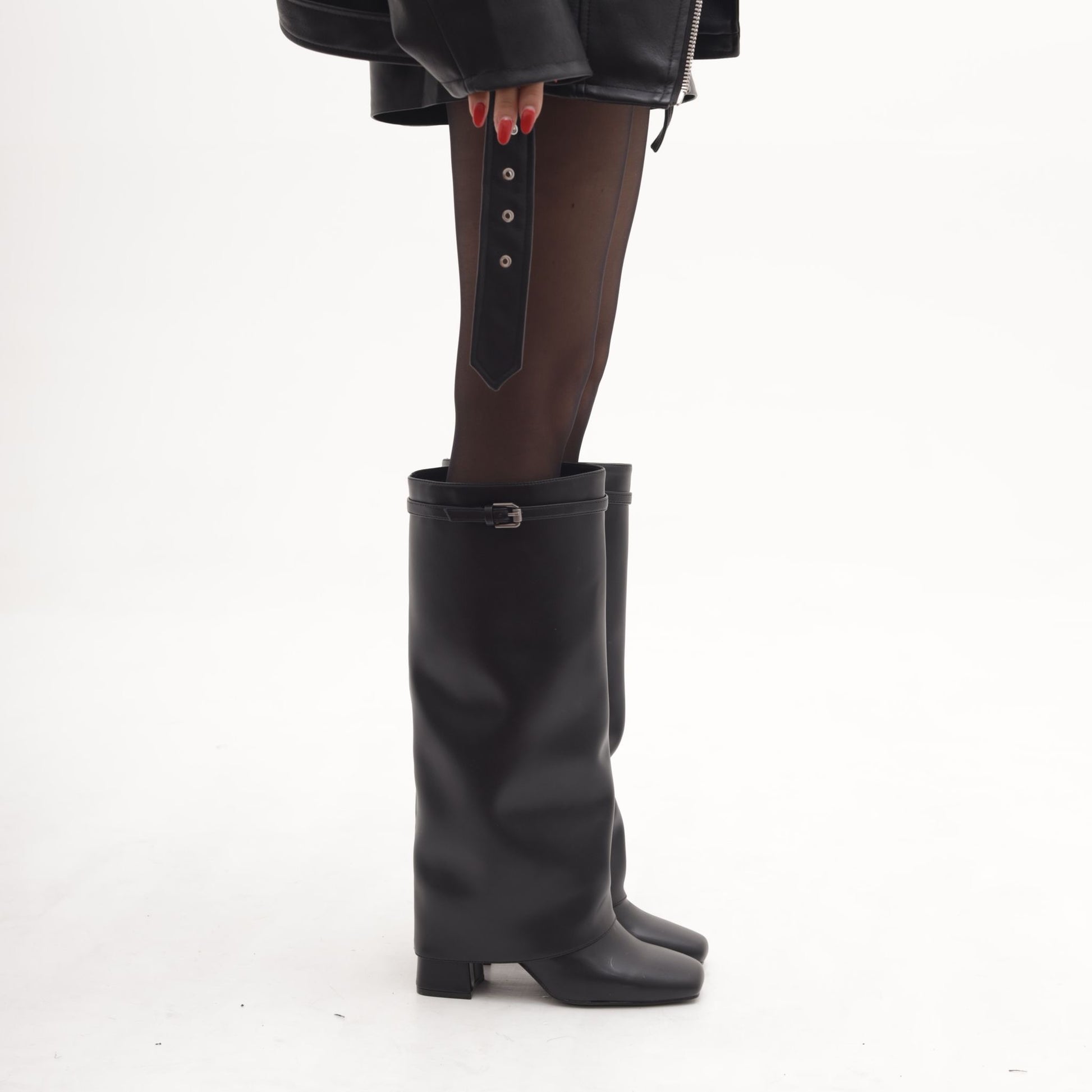 Stivali Con Cinturino Nero - R.a. Boutique