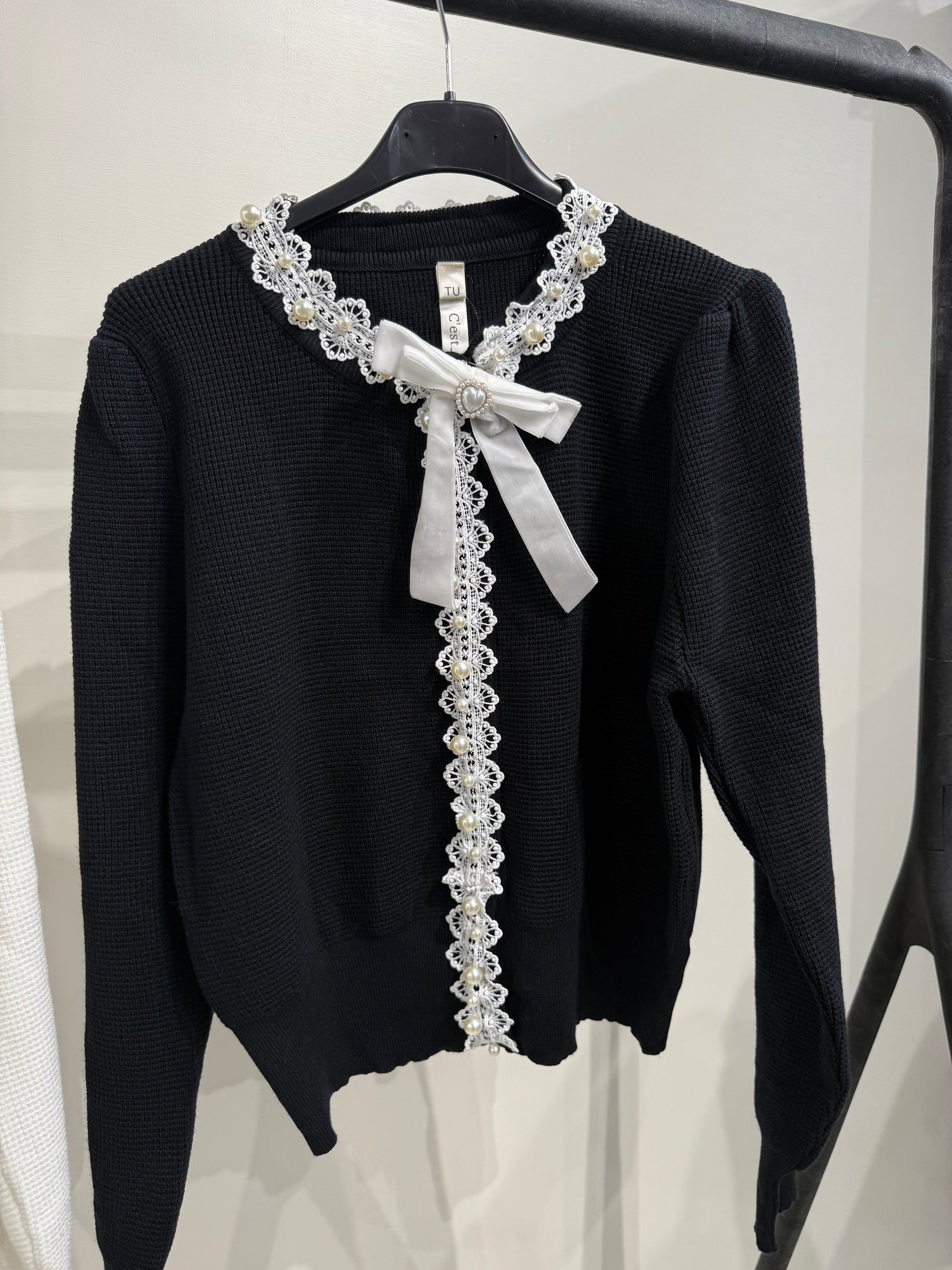 Maglioncino con perle e fiocco - R.a. Boutique