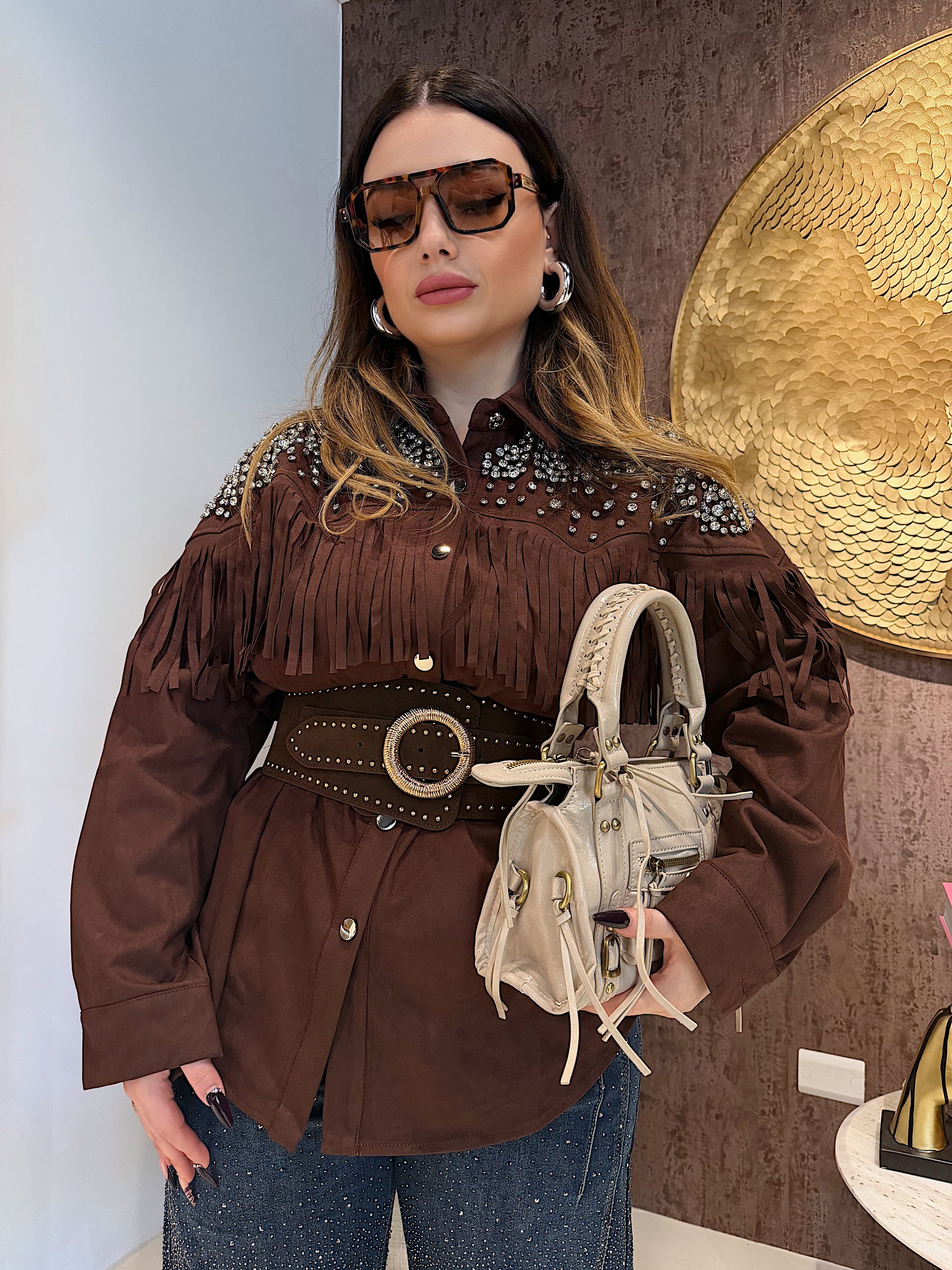 Giacca in camoscio con frange e strass marrone - R.a. Boutique