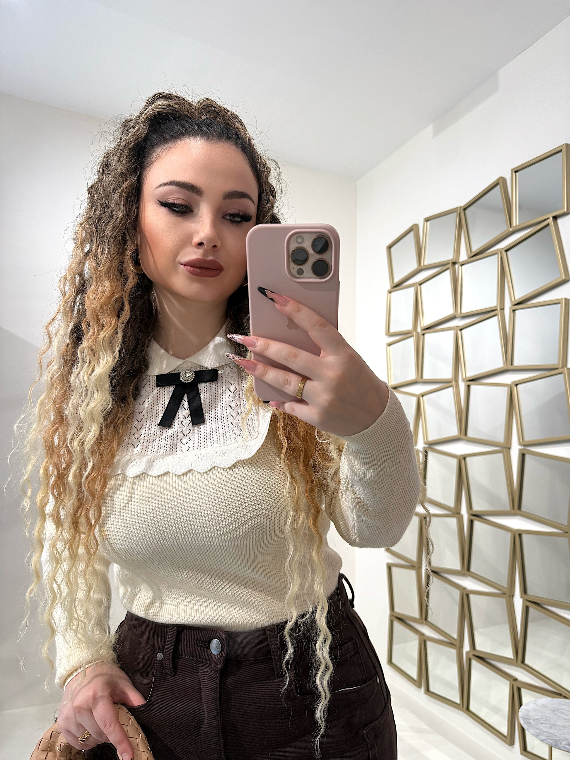 Maglioncino con fiocco e gioiello - R.a. Boutique