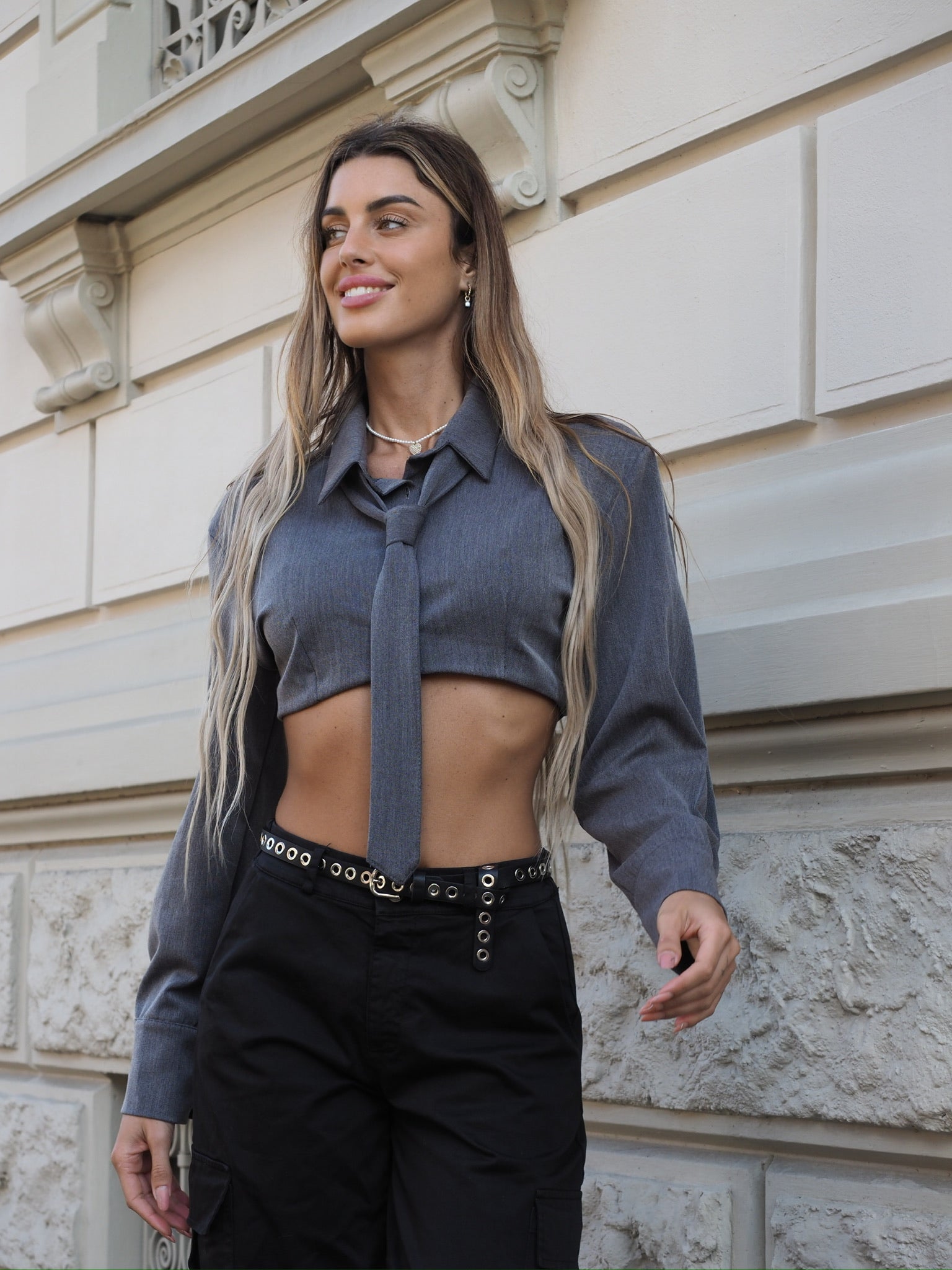 Camicia grigia con cravatta - R.a. Boutique 