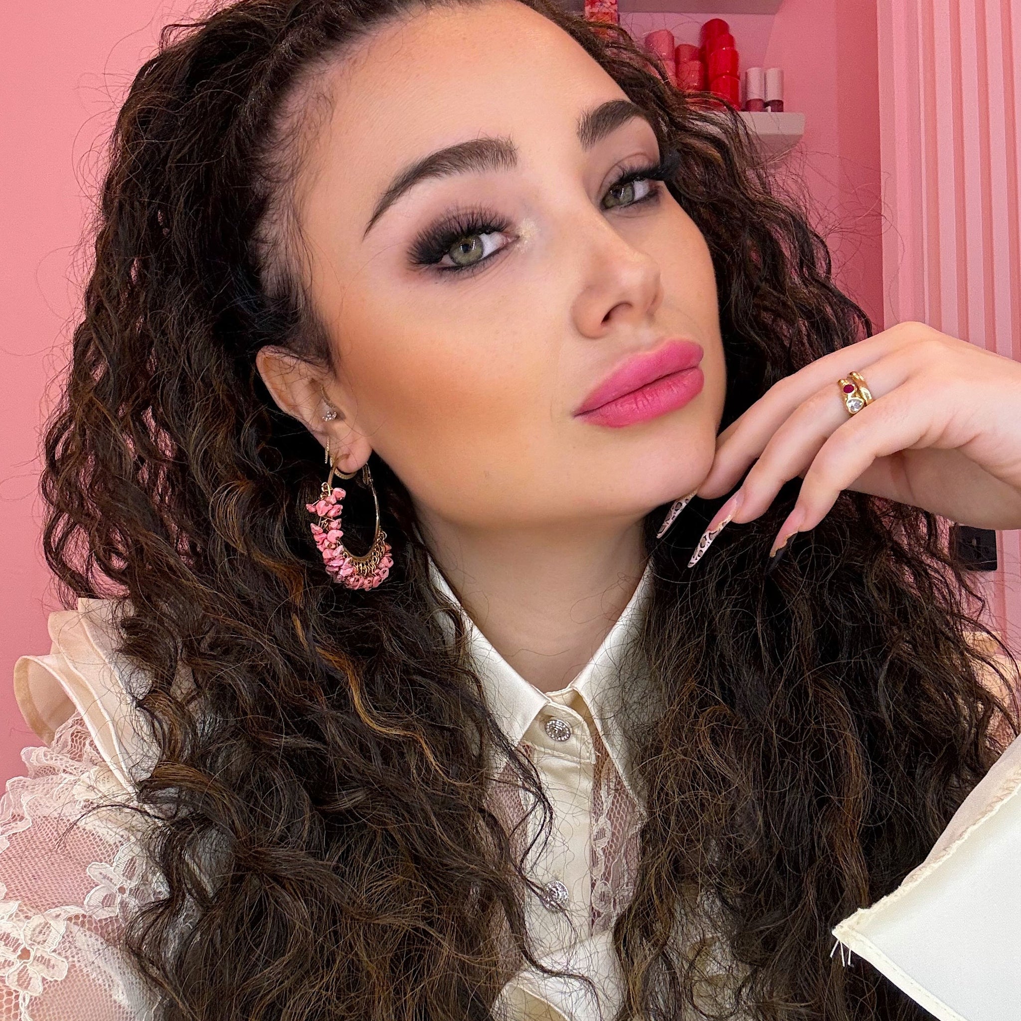 Orecchini a cerchio con perline rosa - R.a. Boutique