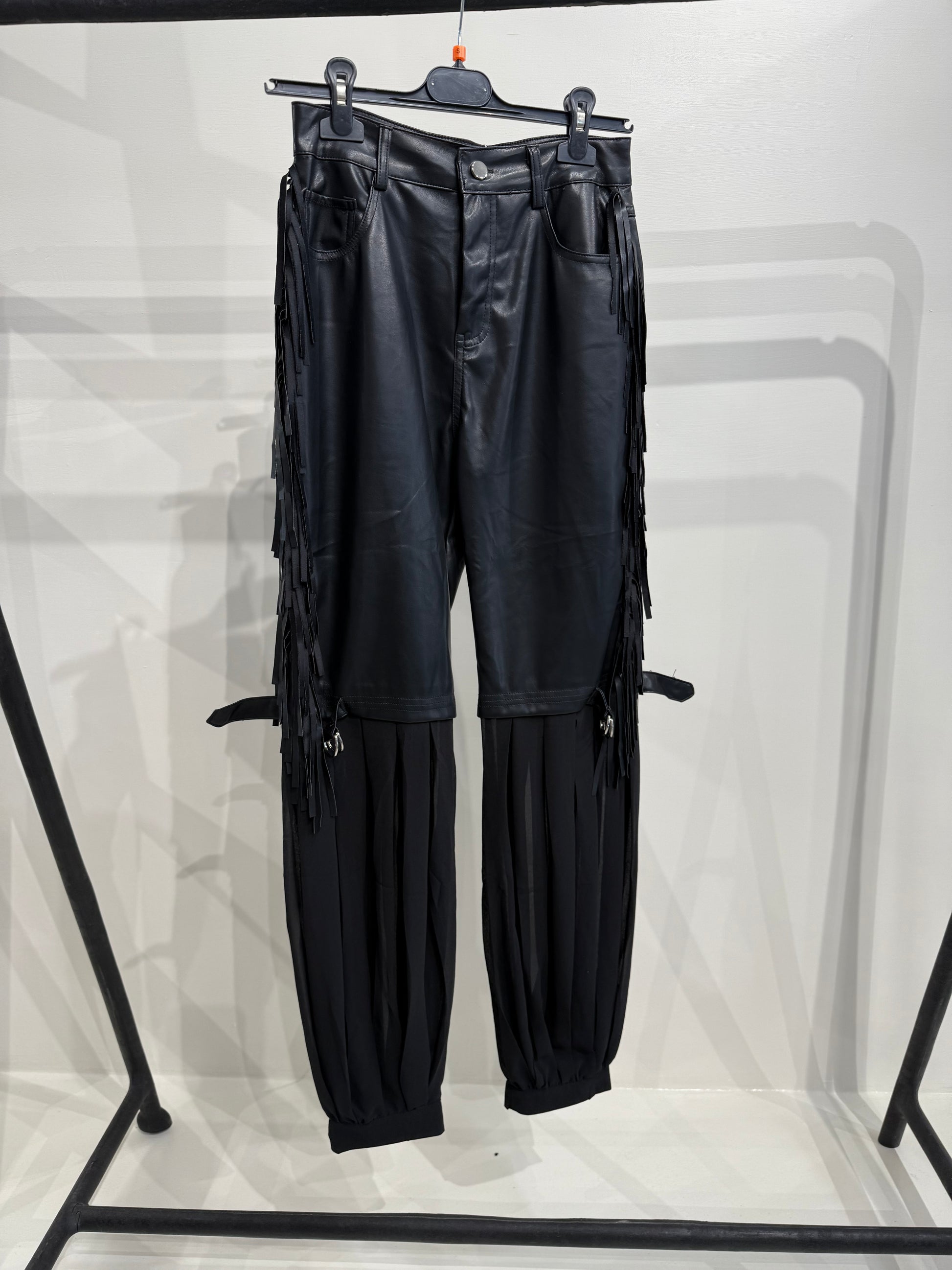 Pantalone in ecopelle con frange - R.a. Boutique