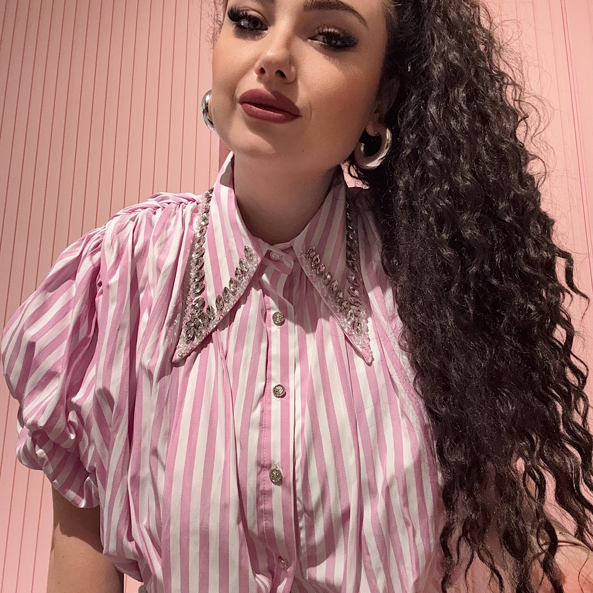 Camicetta con strass al collo e righe - R.a. Boutique